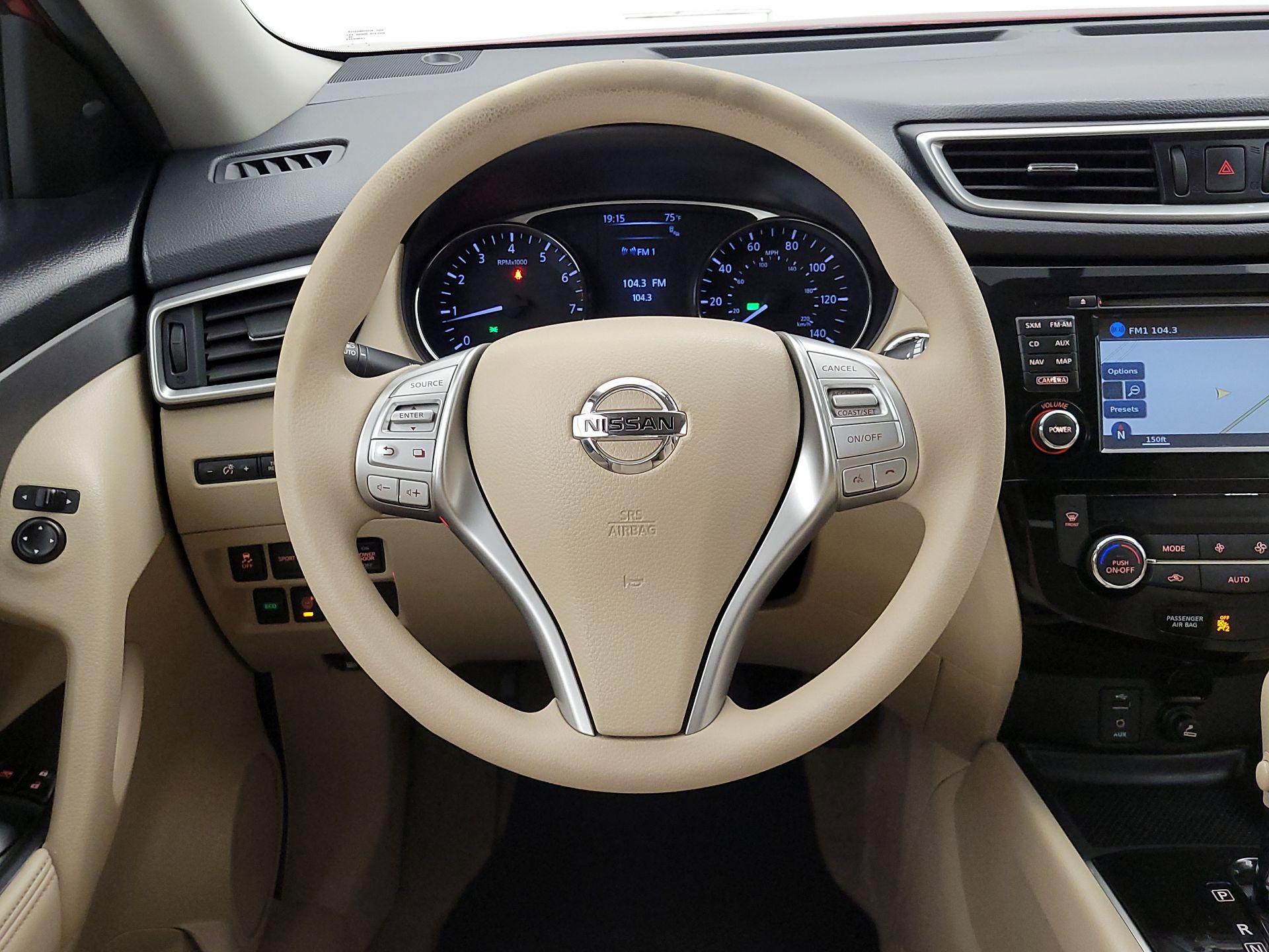 Thumbnail: 2015 Nissan Rogue - 10