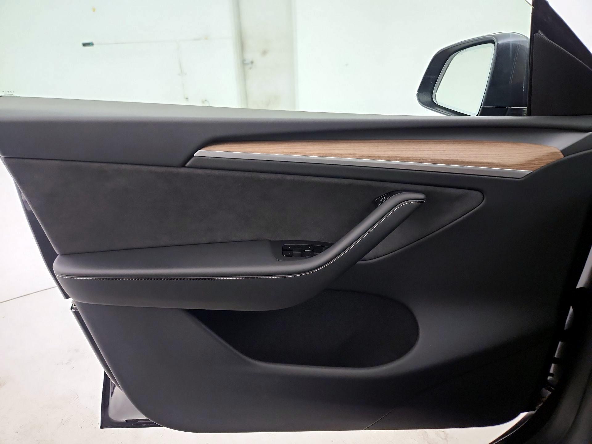 Thumbnail: 2025 Tesla Model Y - 12