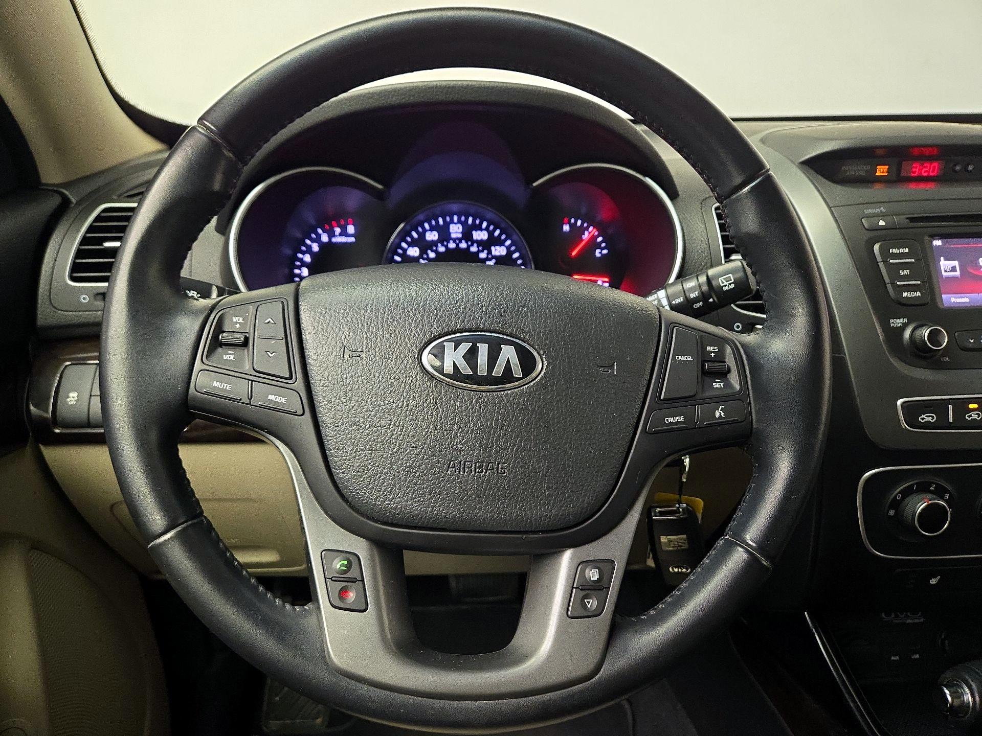 Thumbnail: 2015 Kia Sorento - 10