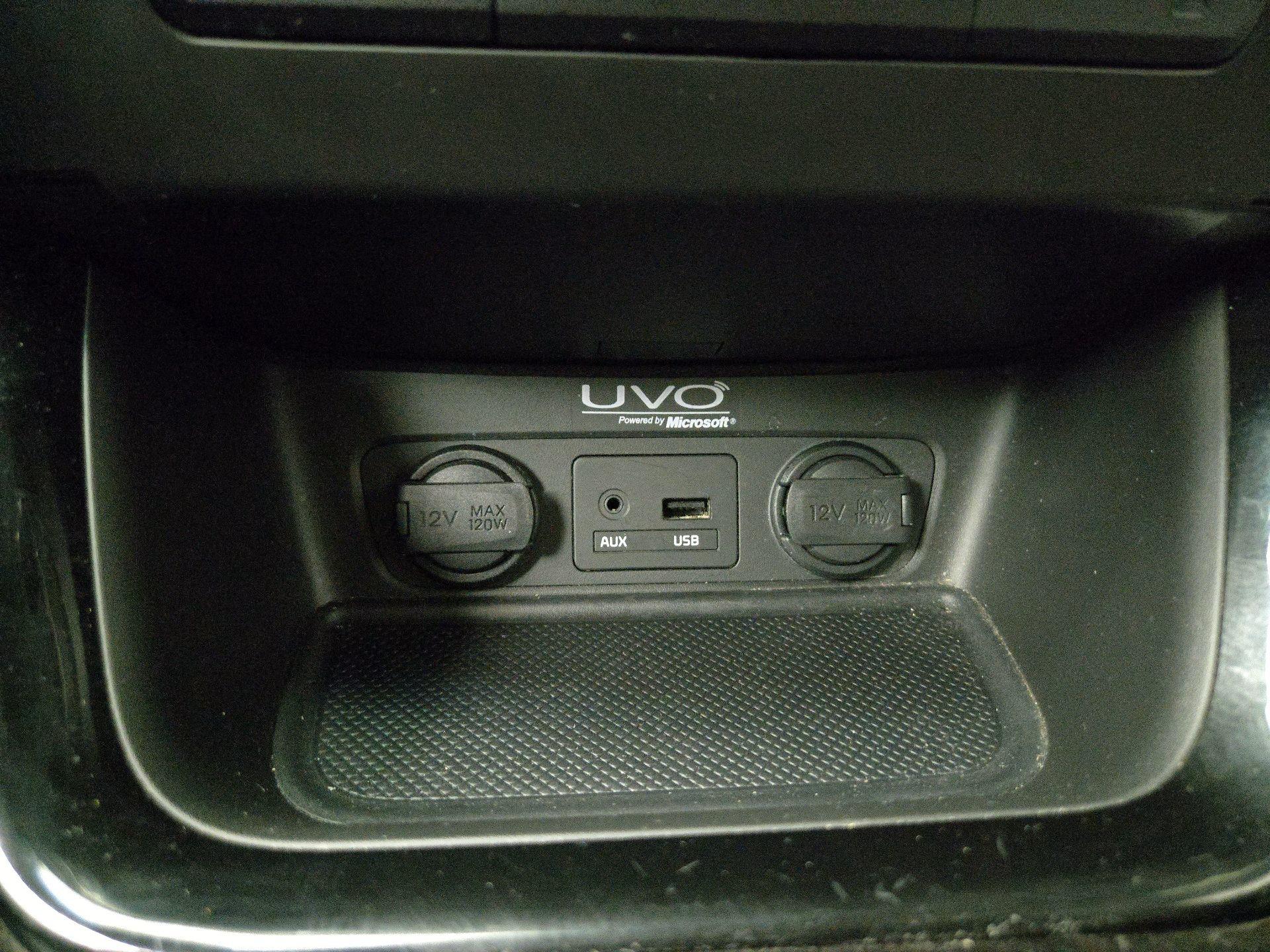 Thumbnail: 2015 Kia Sorento - 18