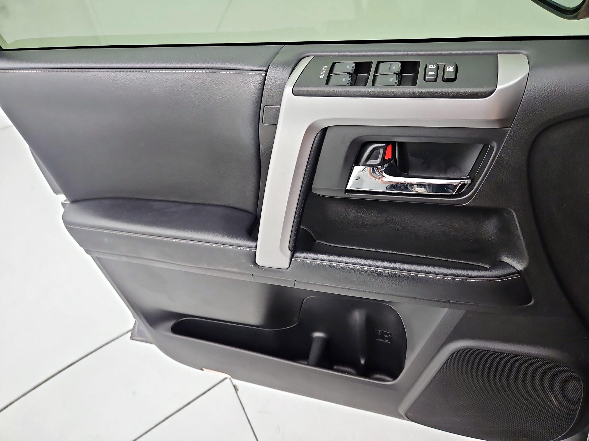 Thumbnail: 2022 Toyota 4Runner - 12