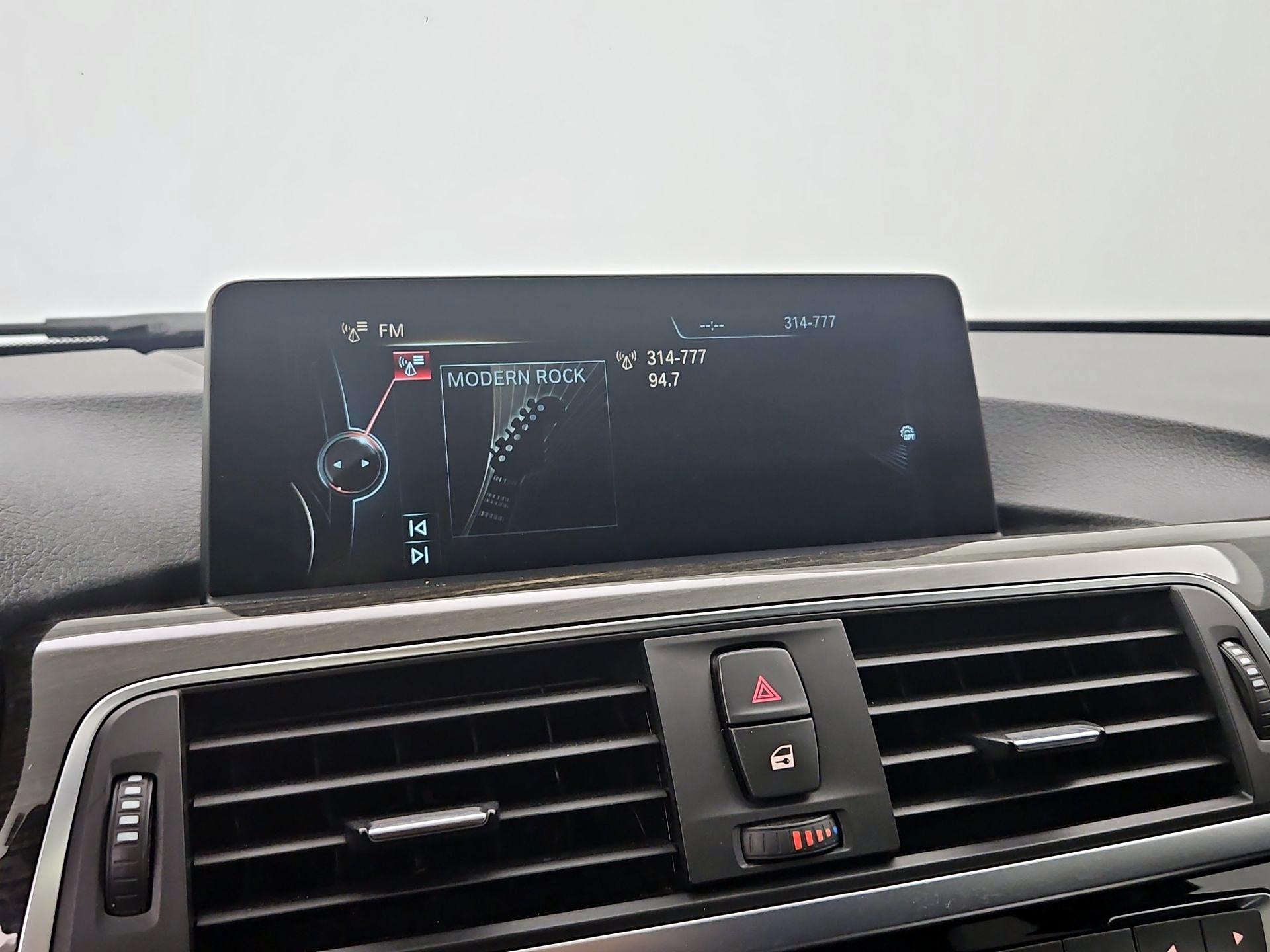 Thumbnail: 2016 BMW 3 Series - 15