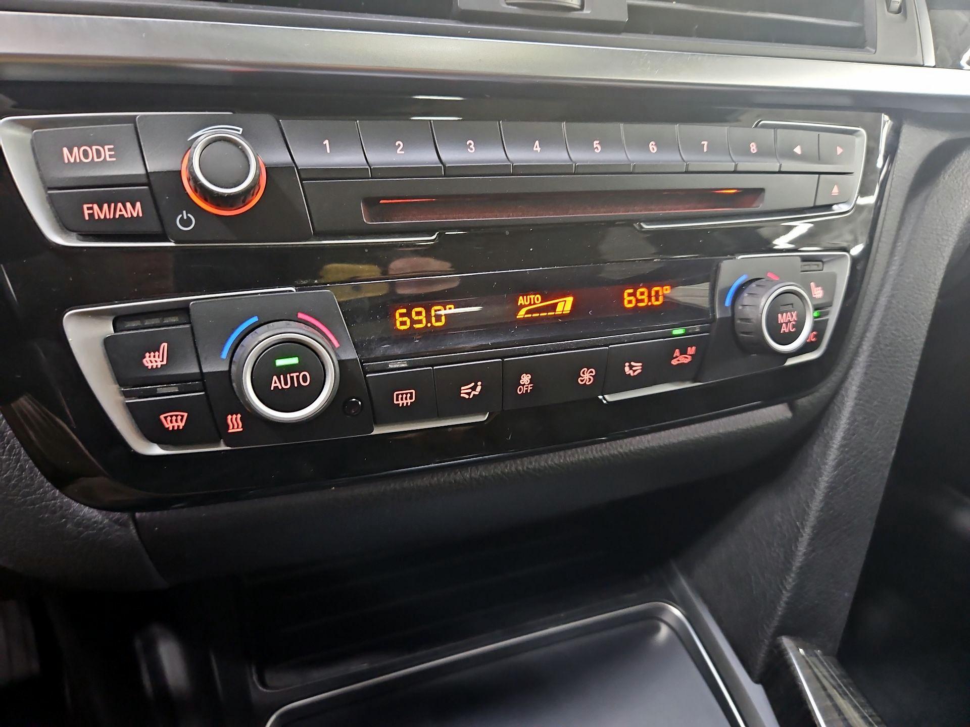 Thumbnail: 2016 BMW 3 Series - 16