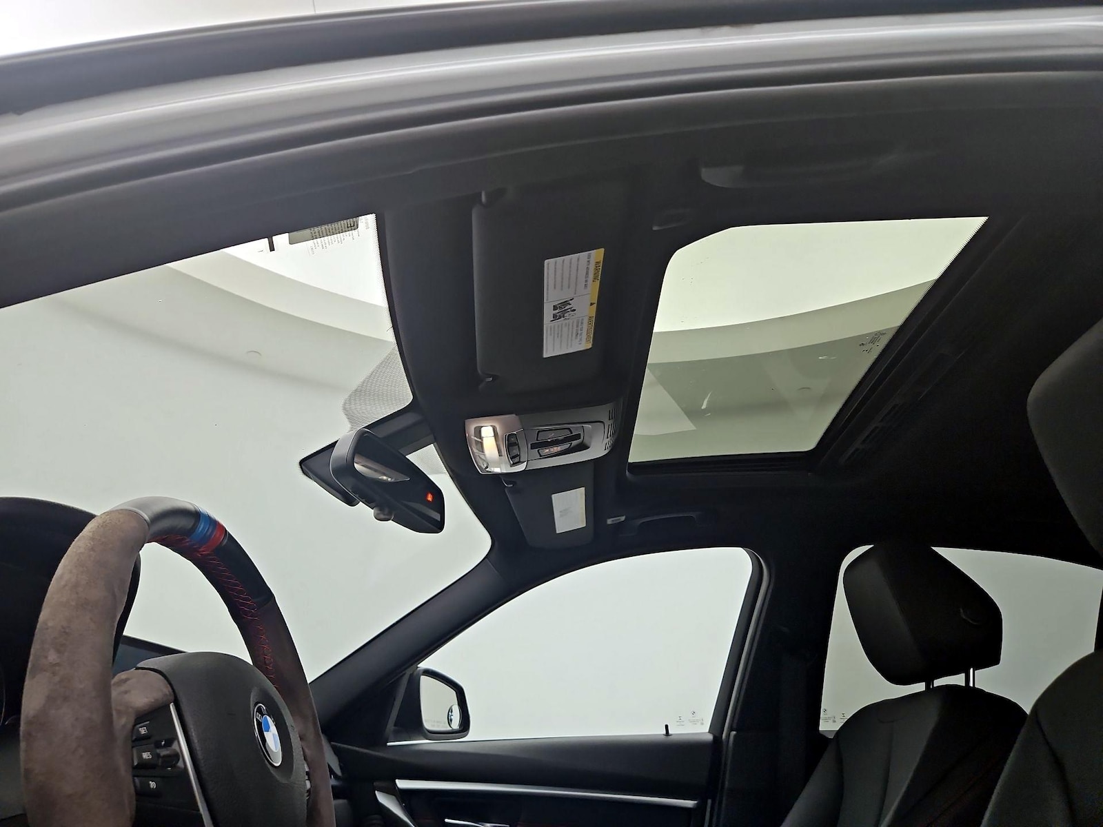 Sunroof(s) & Overhead Airbags