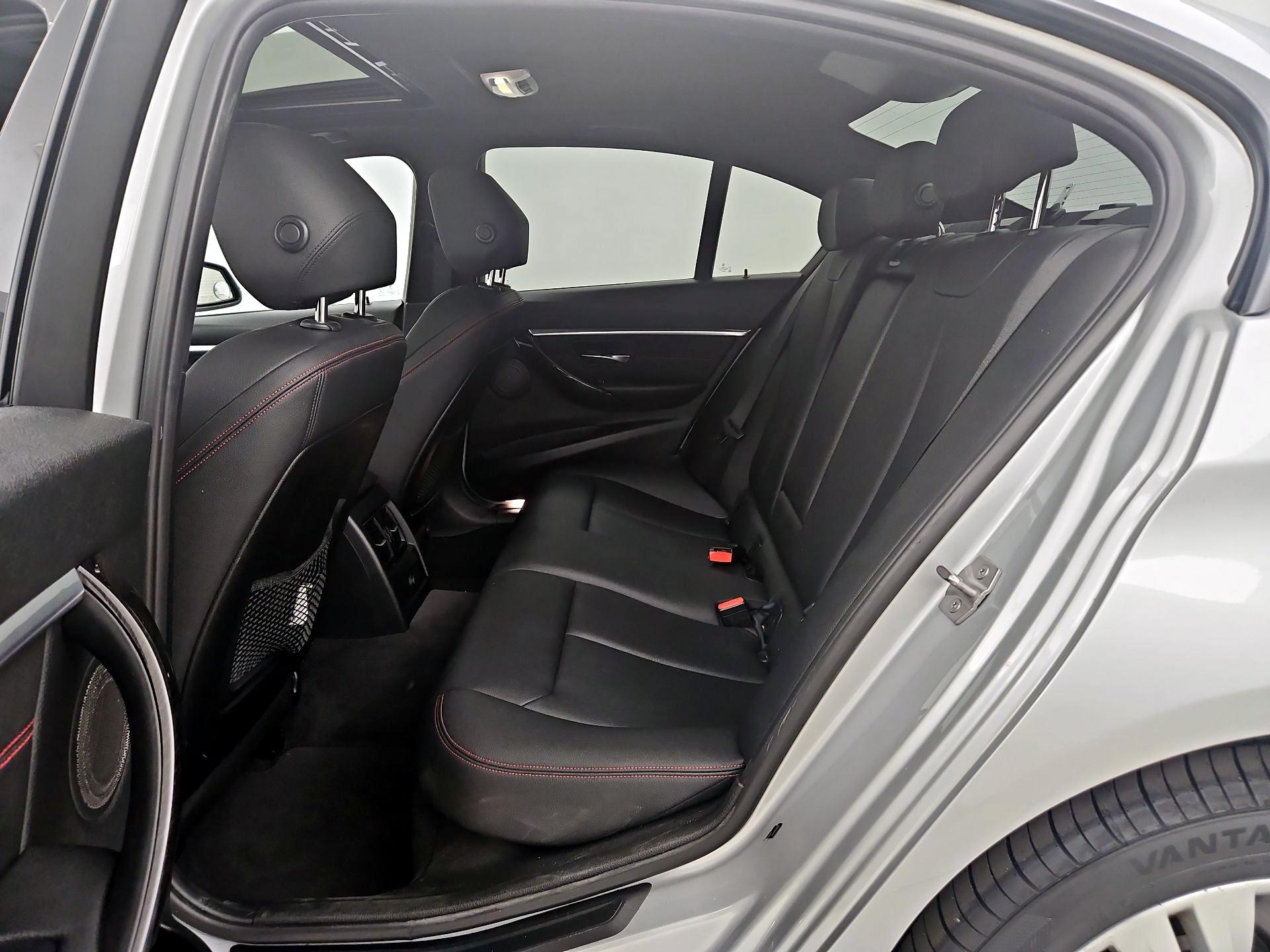 Thumbnail: 2016 BMW 3 Series - 20