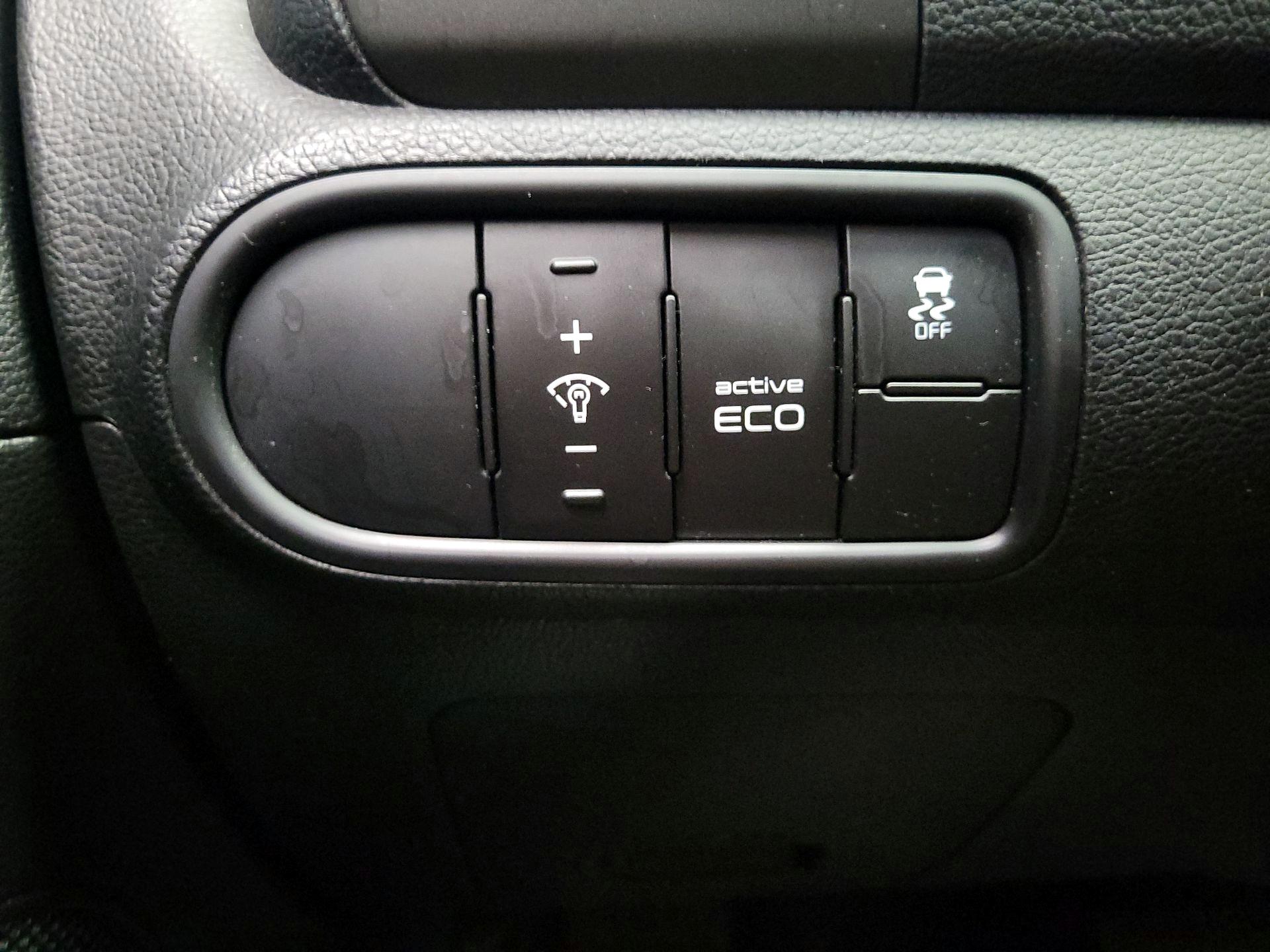 Thumbnail: 2016 Kia Forte - 13
