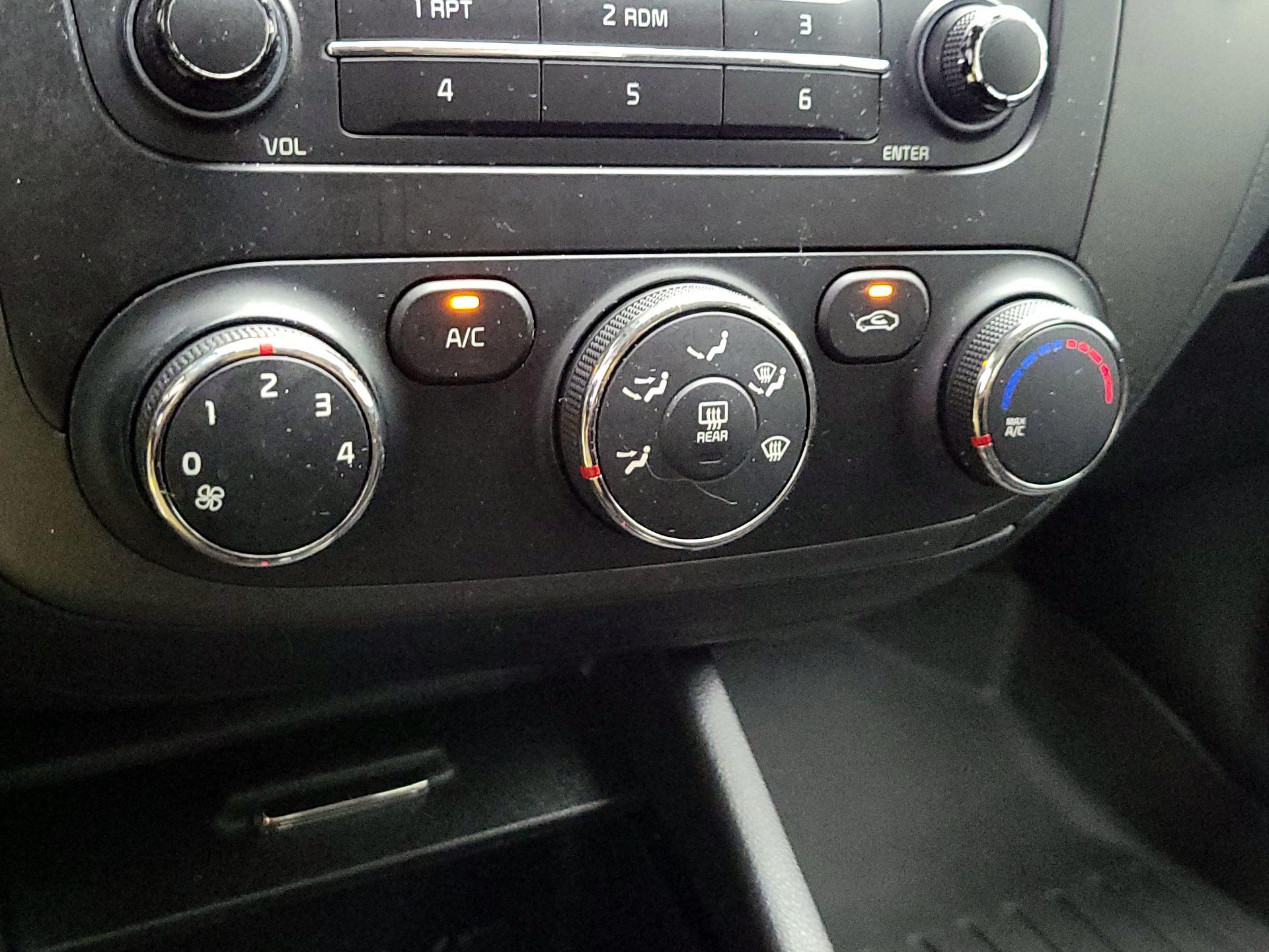 Thumbnail: 2016 Kia Forte - 15