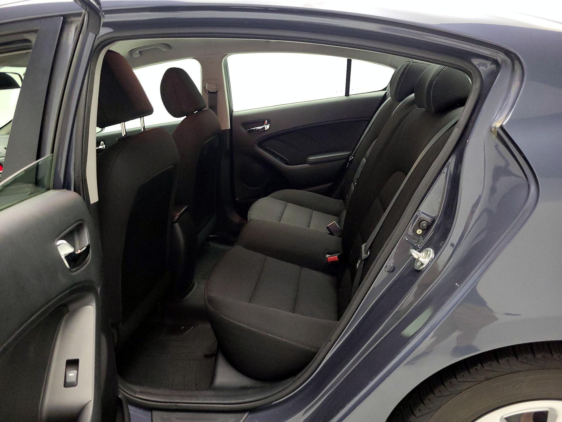 Thumbnail: 2016 Kia Forte - 18