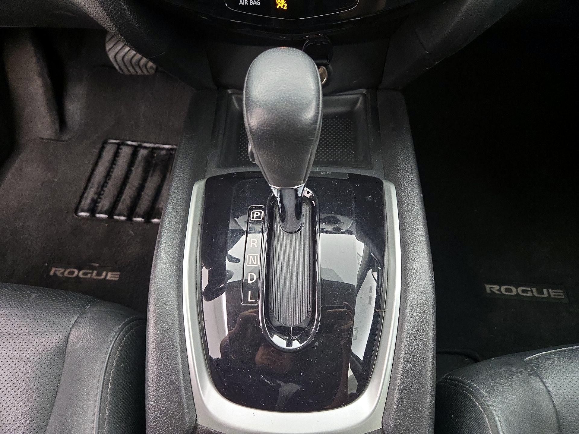 Thumbnail: 2015 Nissan Rogue - 18