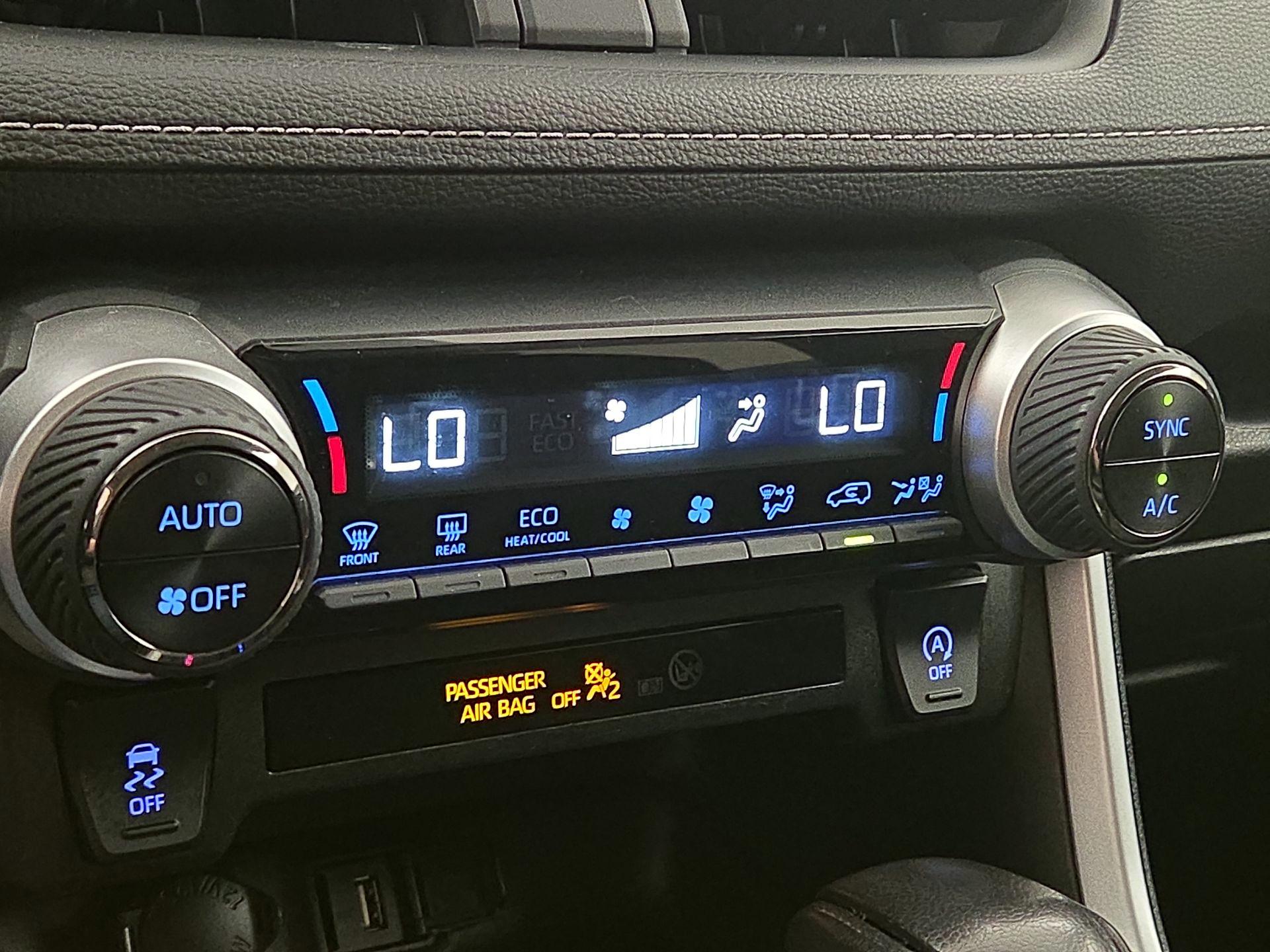 Thumbnail: 2021 Toyota RAV4 - 16