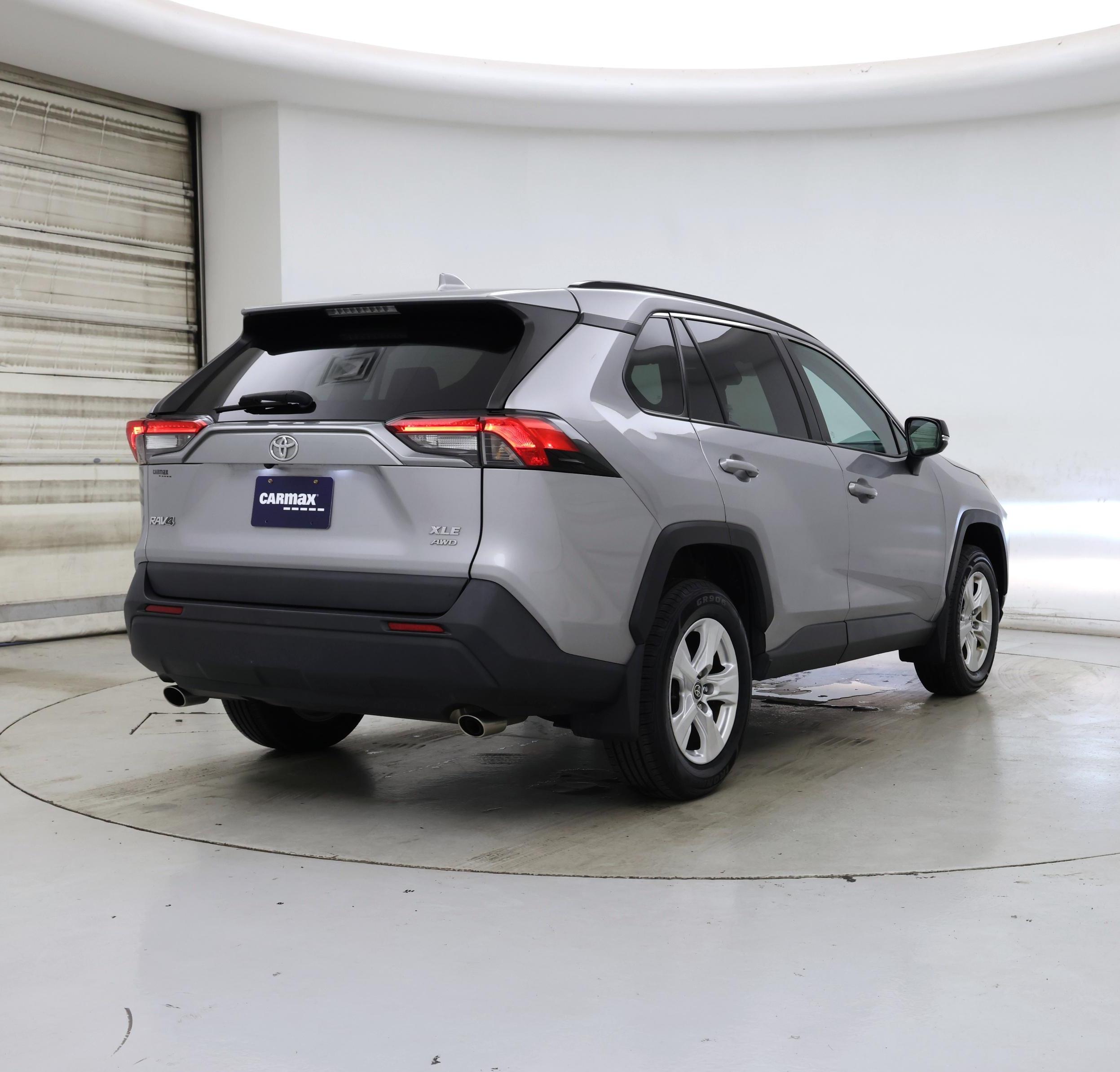 Thumbnail: 2021 Toyota RAV4 - 8