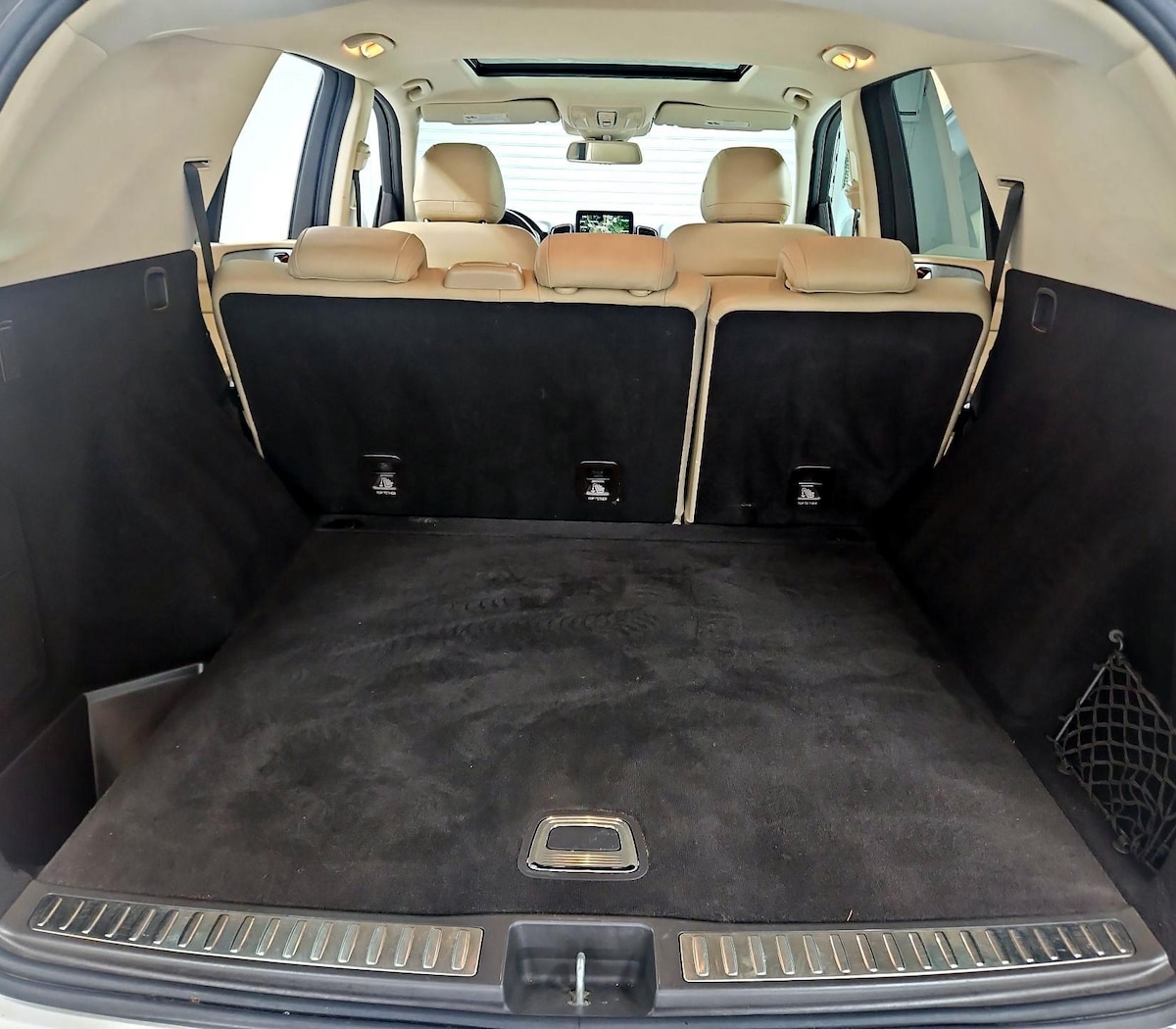 Trunk/Cargo (Seats Up)