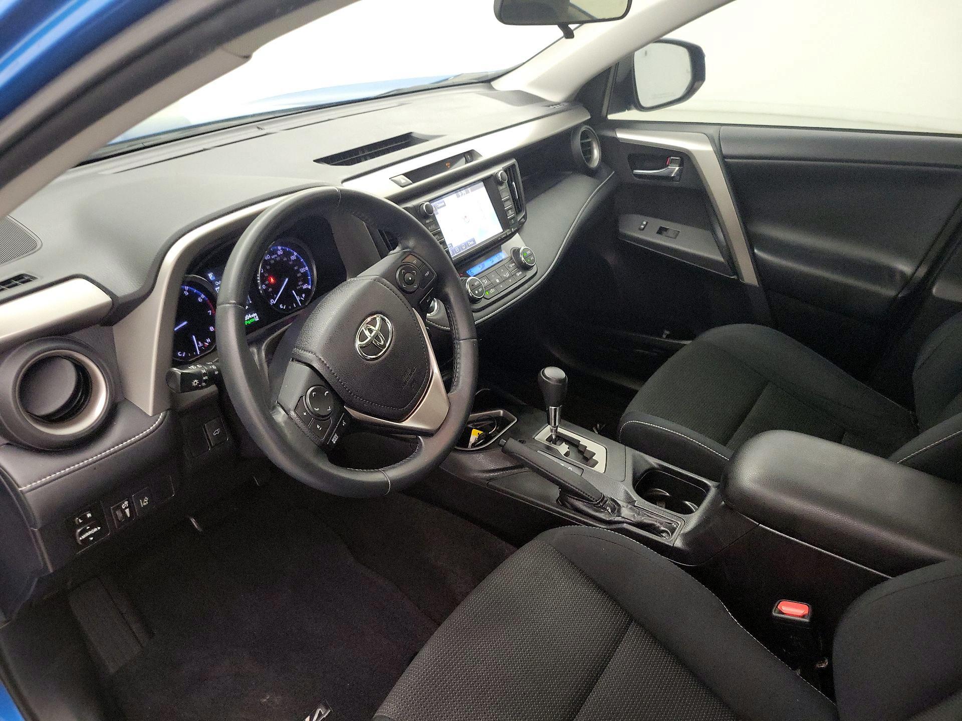 Thumbnail: 2016 Toyota RAV4 - 11