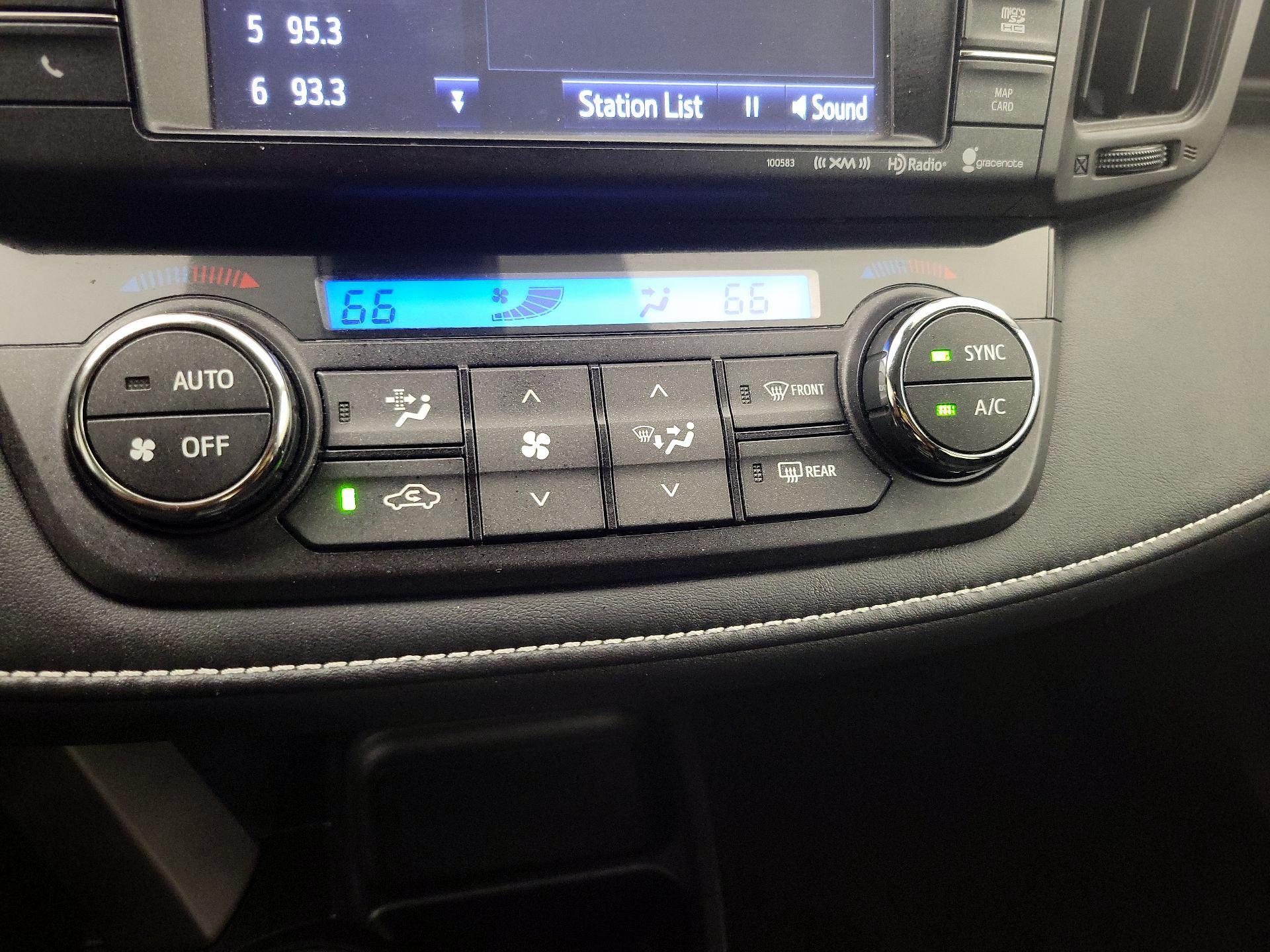 Thumbnail: 2016 Toyota RAV4 - 17