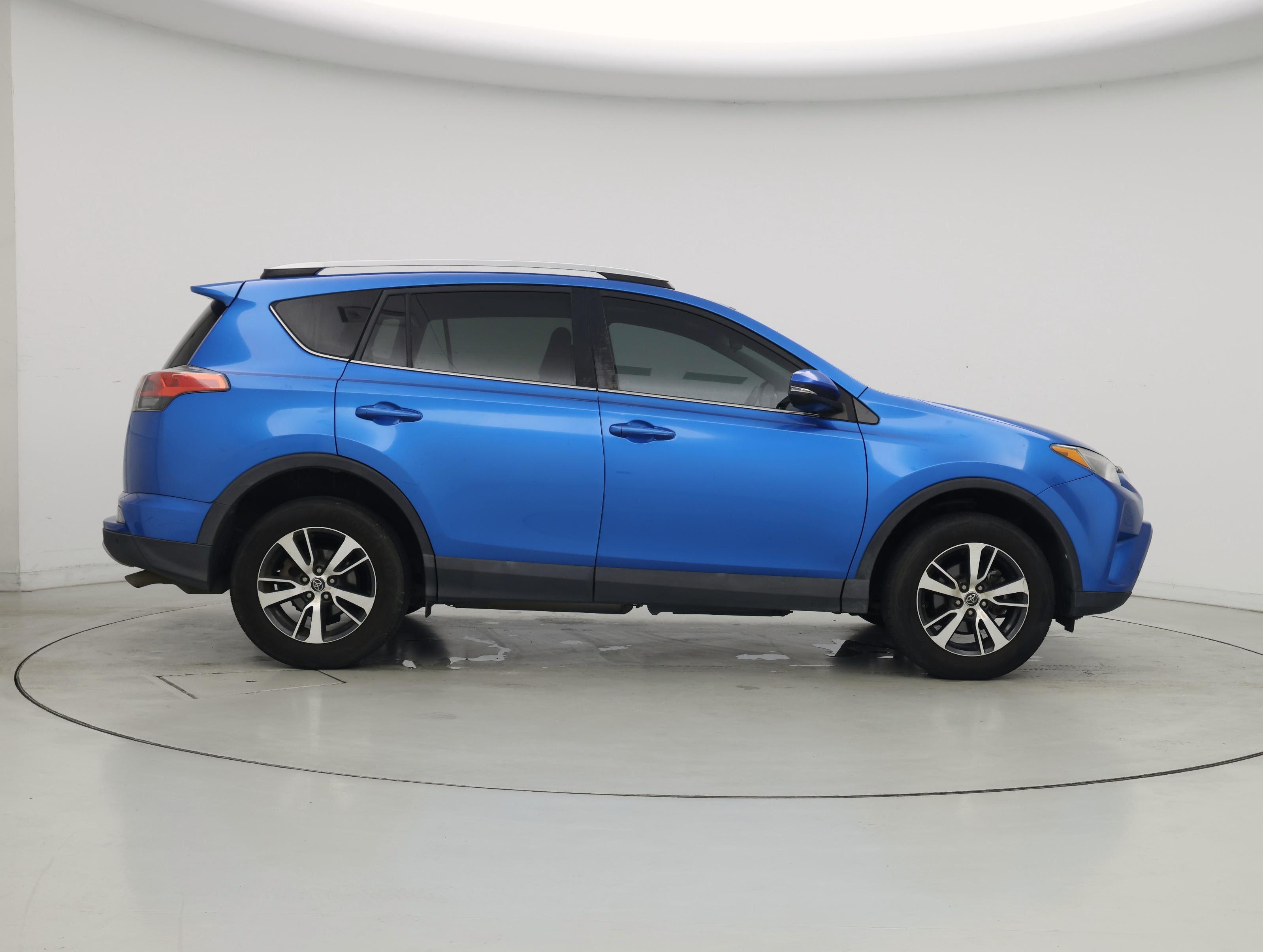 Thumbnail: 2016 Toyota RAV4 - 7