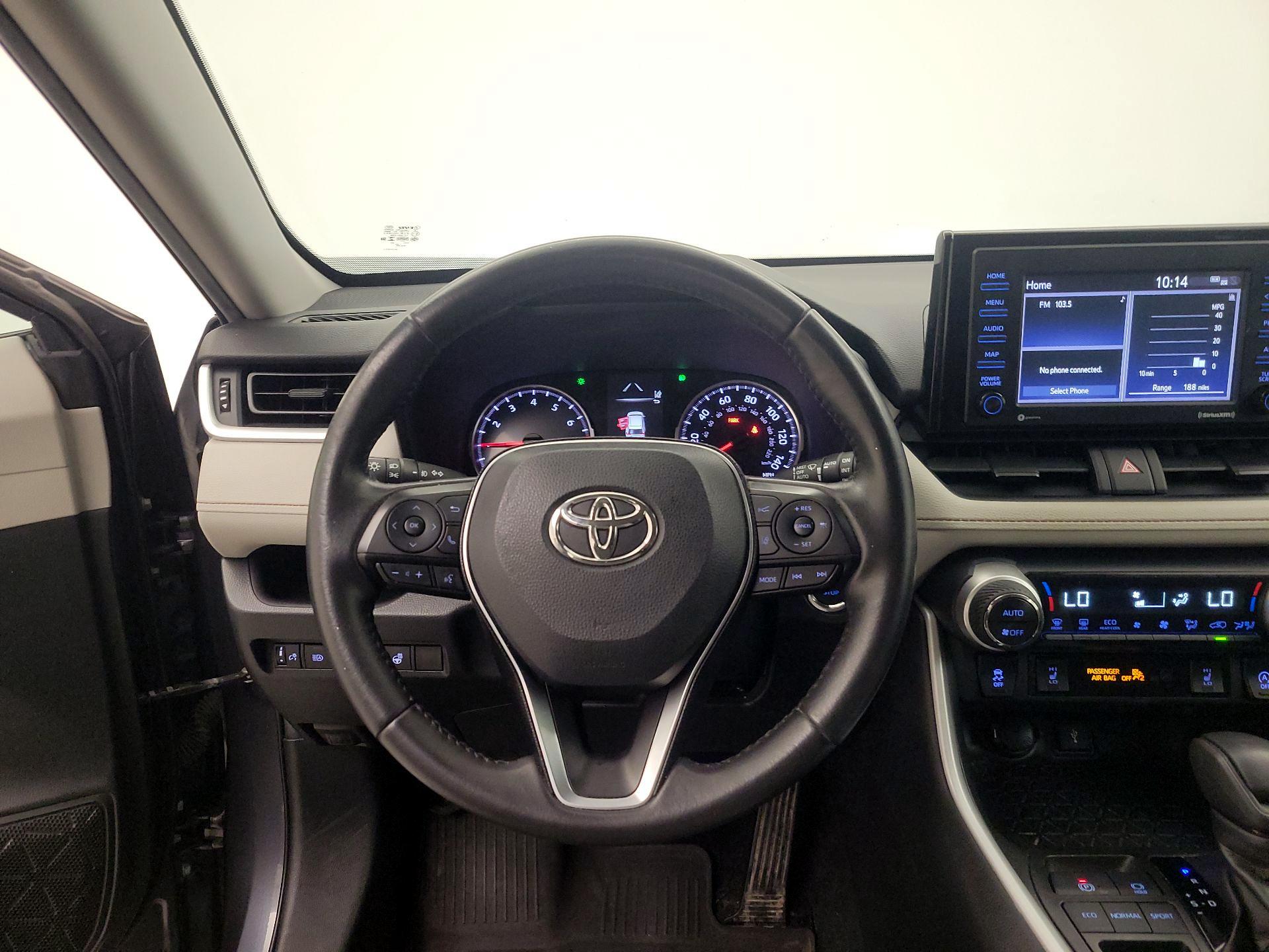 Thumbnail: 2020 Toyota RAV4 - 10