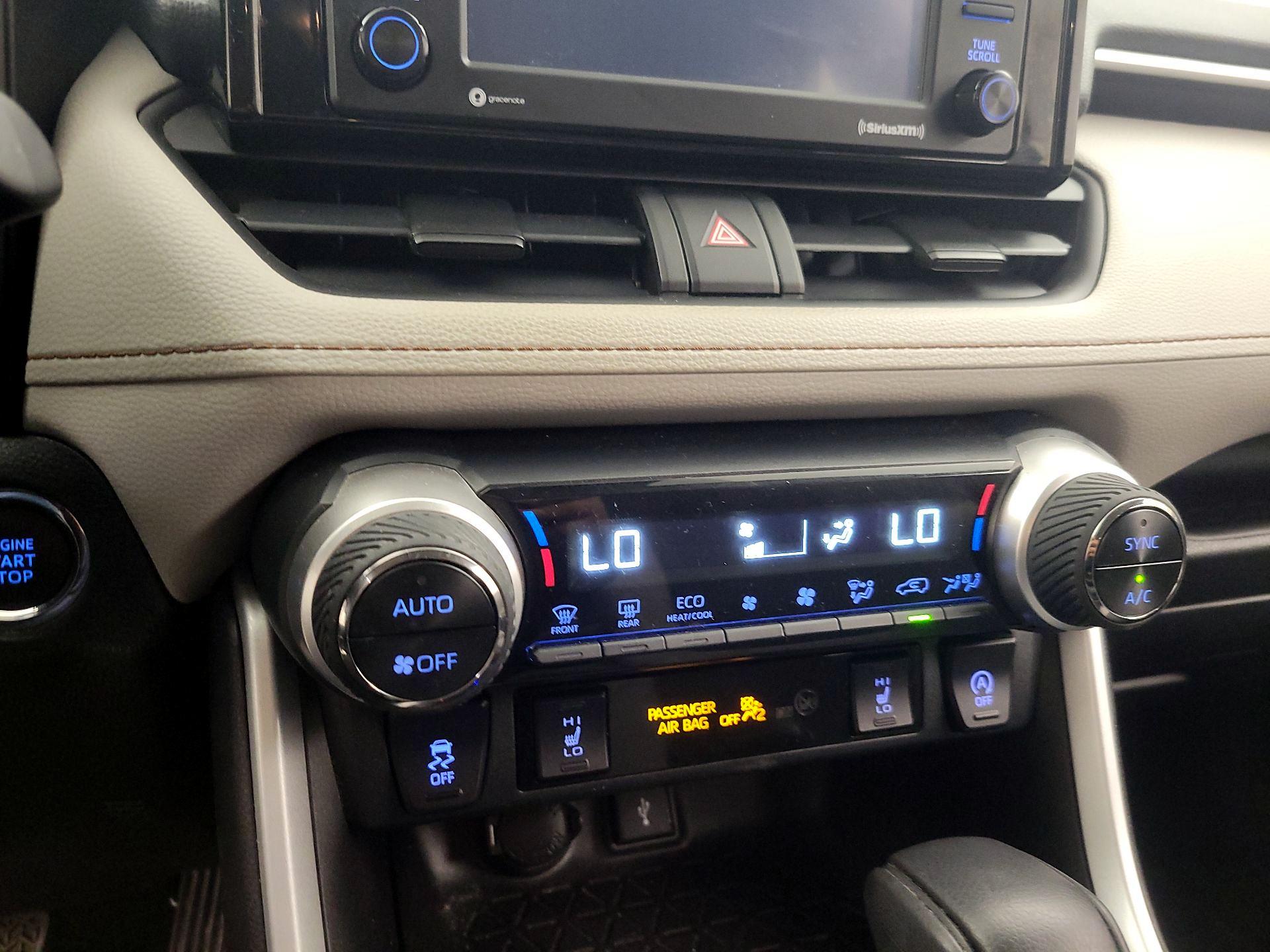Thumbnail: 2020 Toyota RAV4 - 16