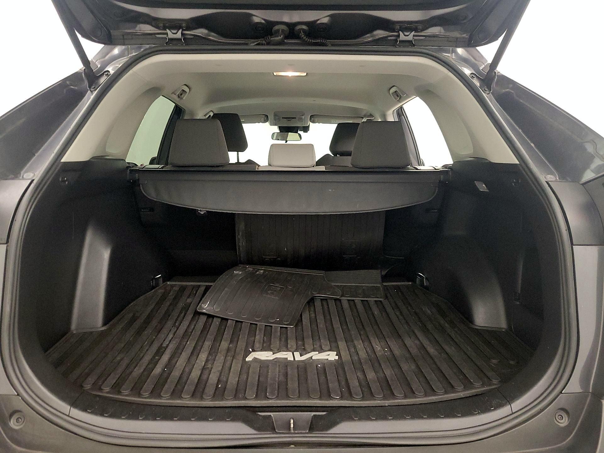 Thumbnail: 2020 Toyota RAV4 - 20