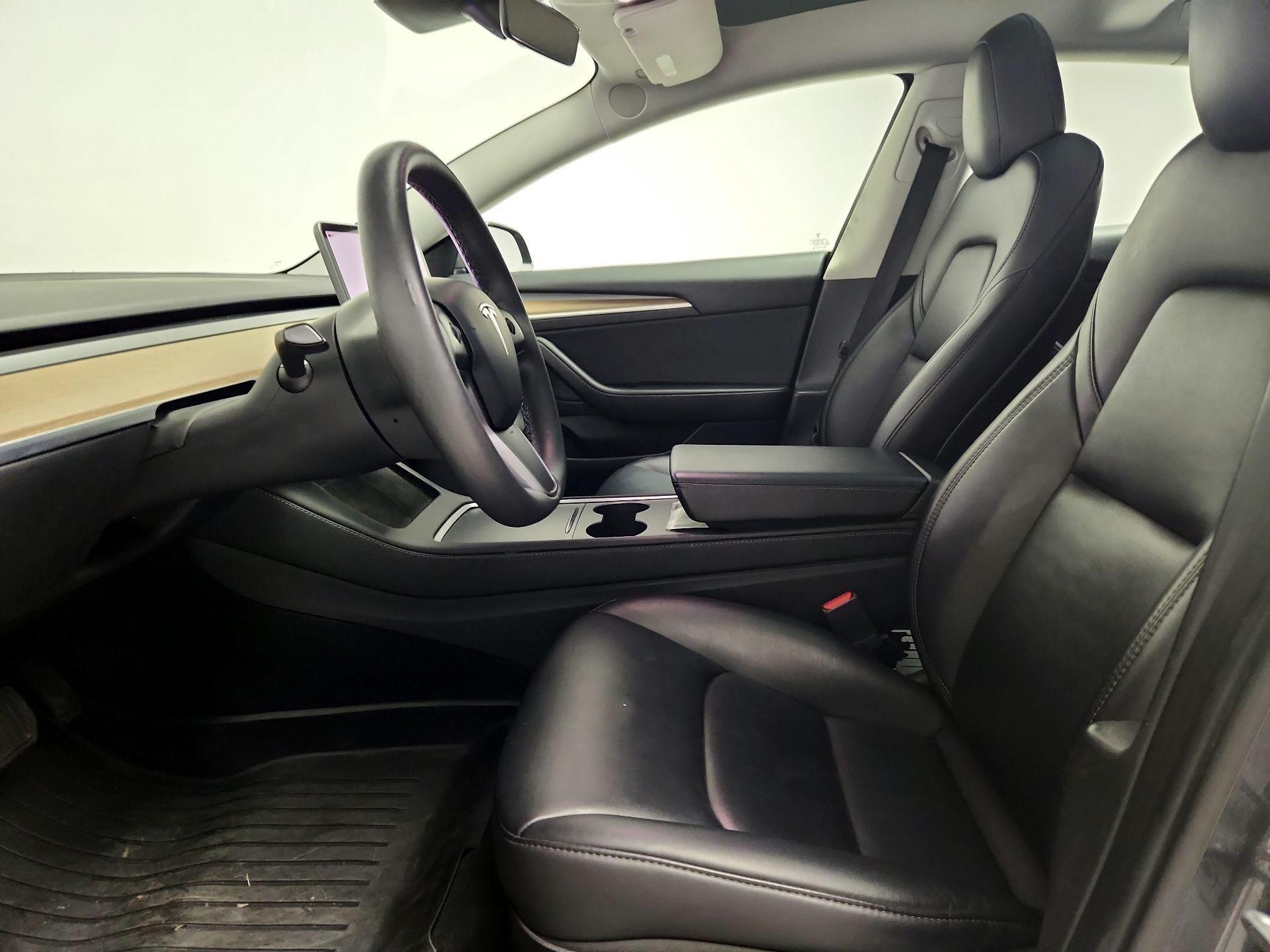 Thumbnail: 2023 Tesla Model 3 - 11
