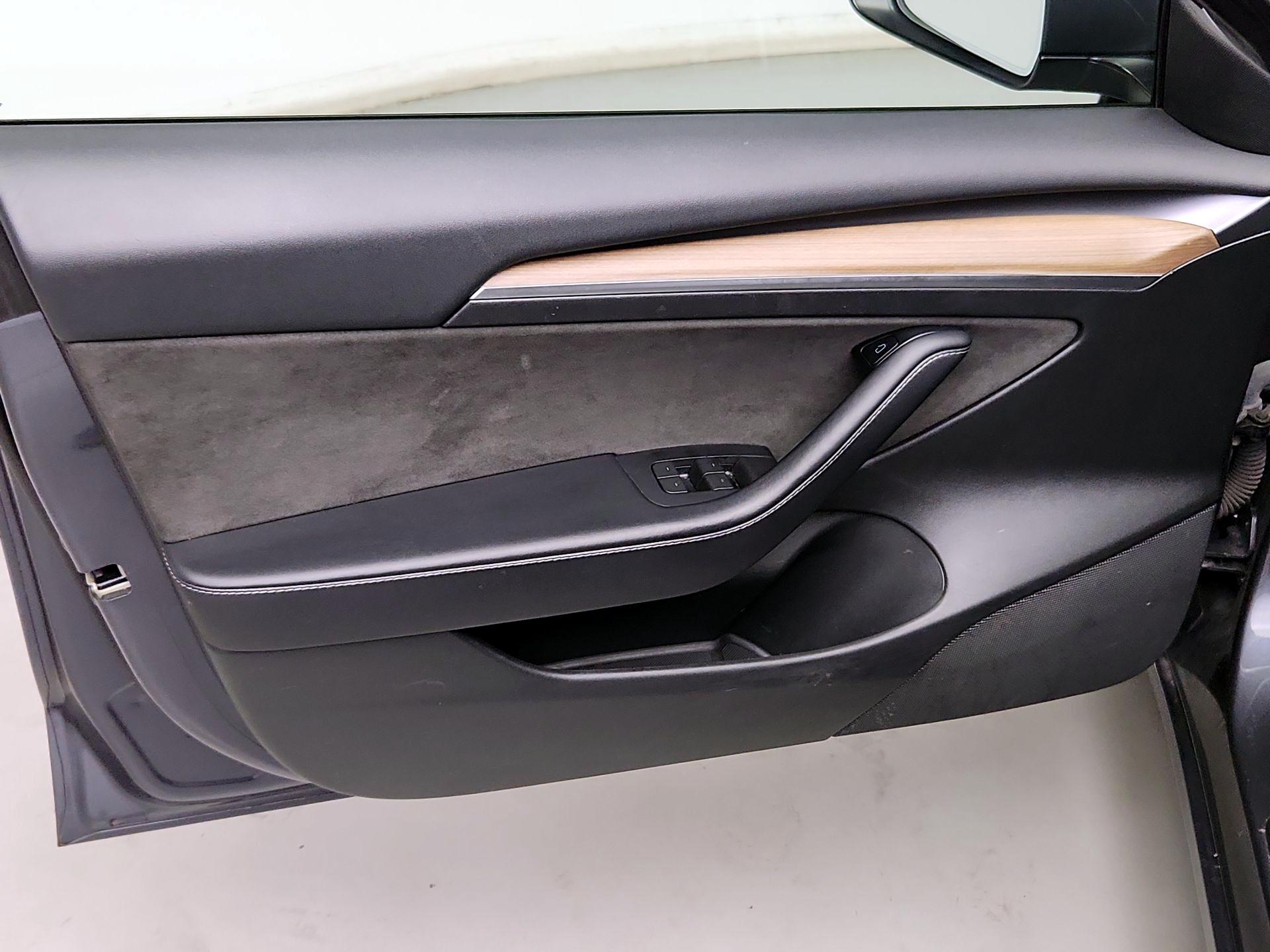 Thumbnail: 2023 Tesla Model 3 - 12