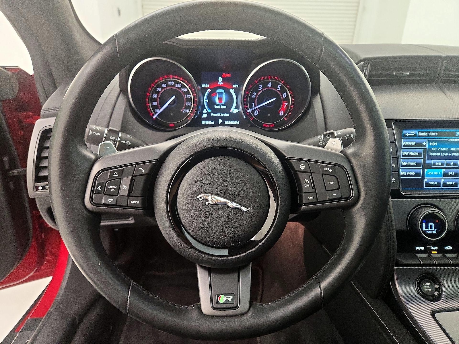 2017 Jaguar F-TYPE R - Photo 11