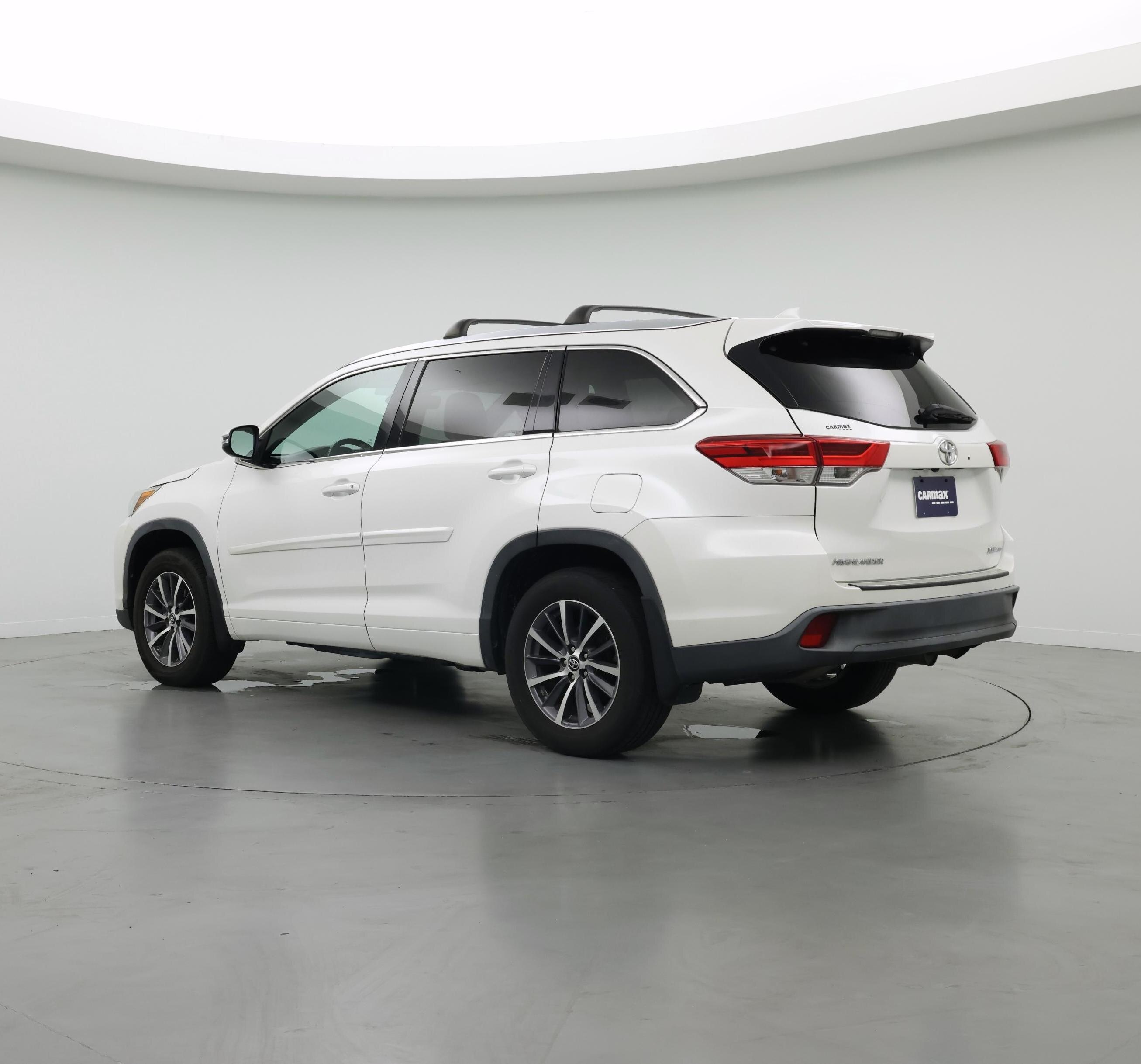 Thumbnail: 2018 Toyota Highlander - 2