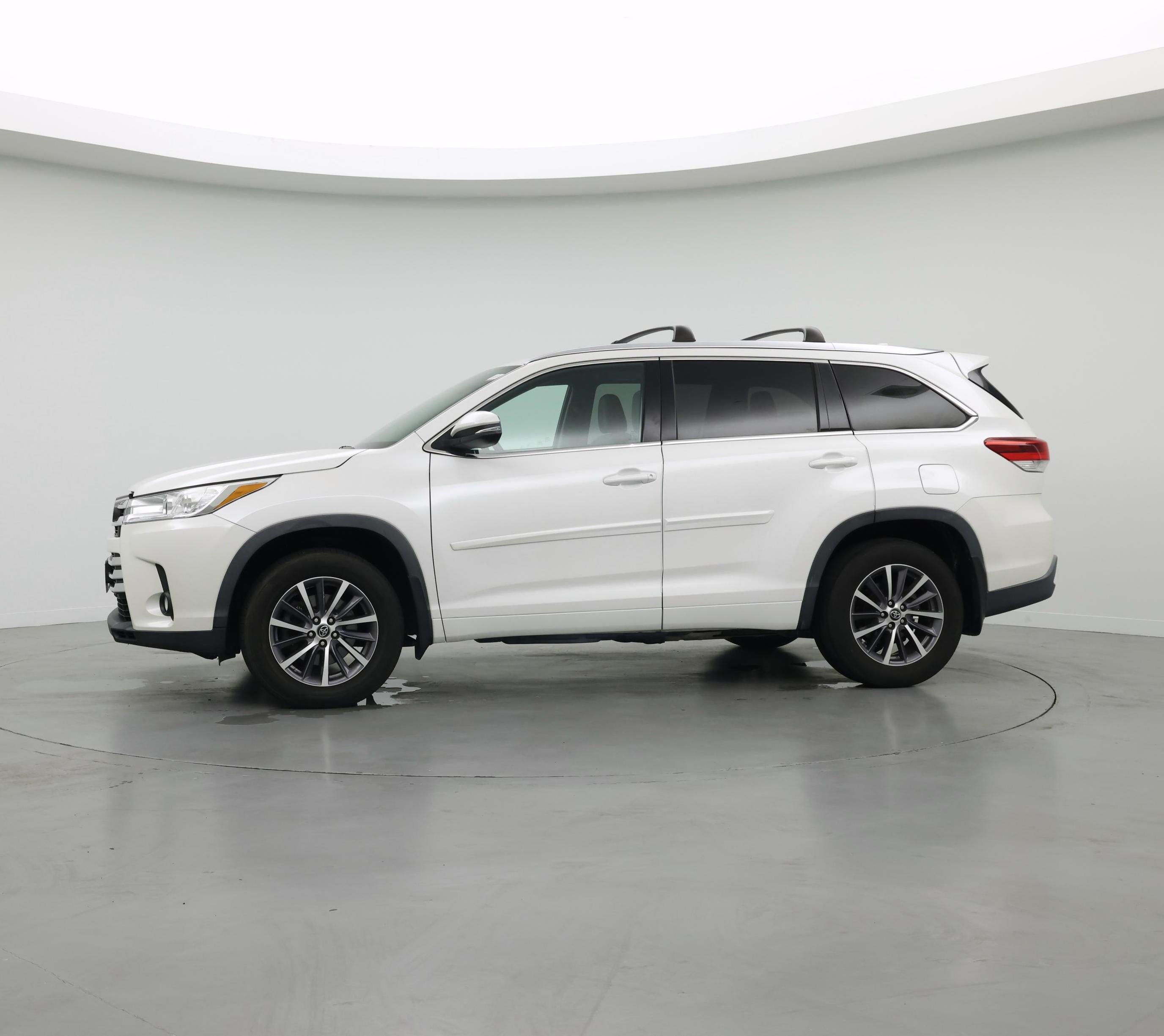 Thumbnail: 2018 Toyota Highlander - 3