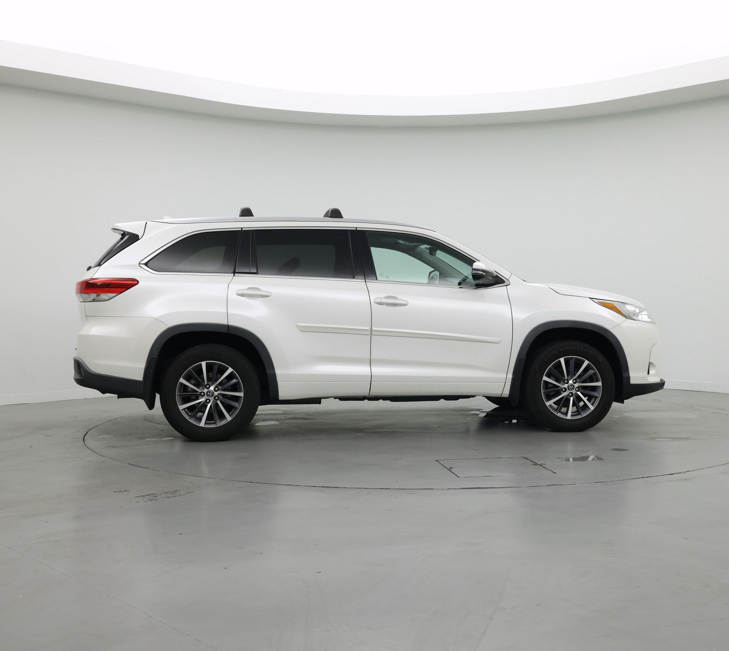 Thumbnail: 2018 Toyota Highlander - 7