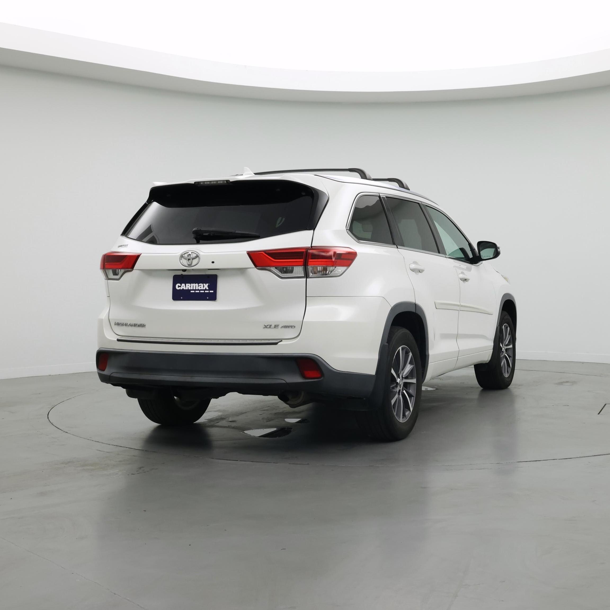 Thumbnail: 2018 Toyota Highlander - 8