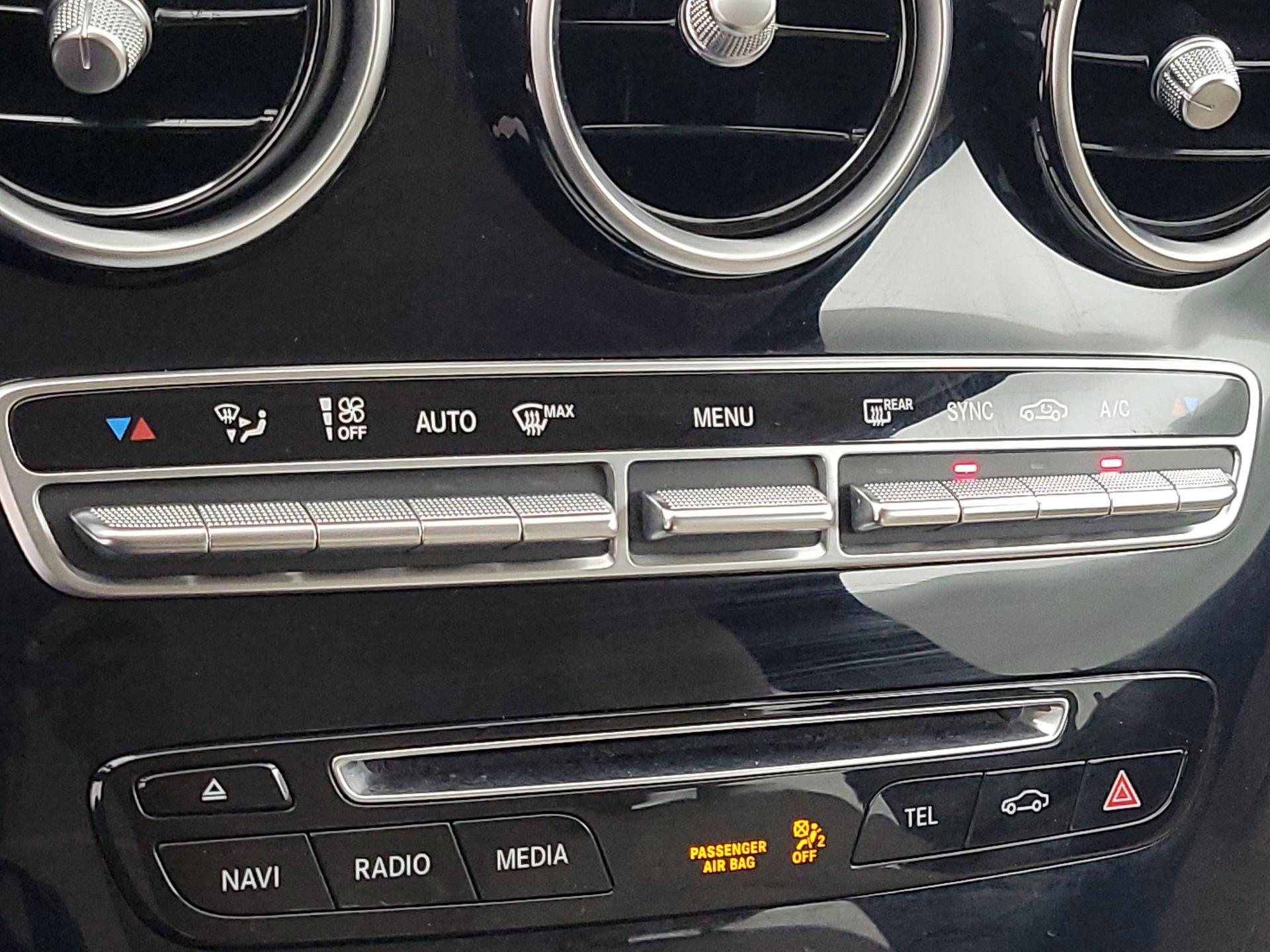 Thumbnail: 2015 Mercedes-Benz C-Class - 16
