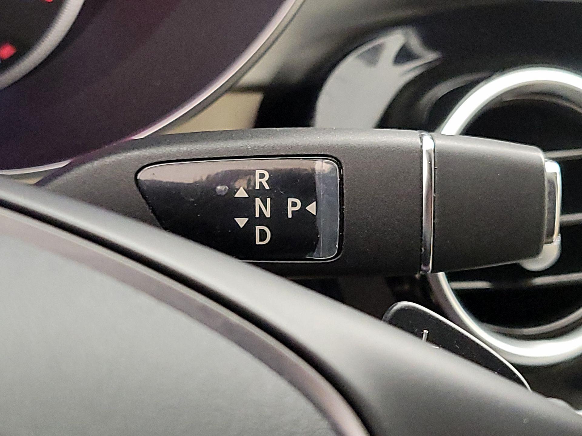 Thumbnail: 2015 Mercedes-Benz C-Class - 17