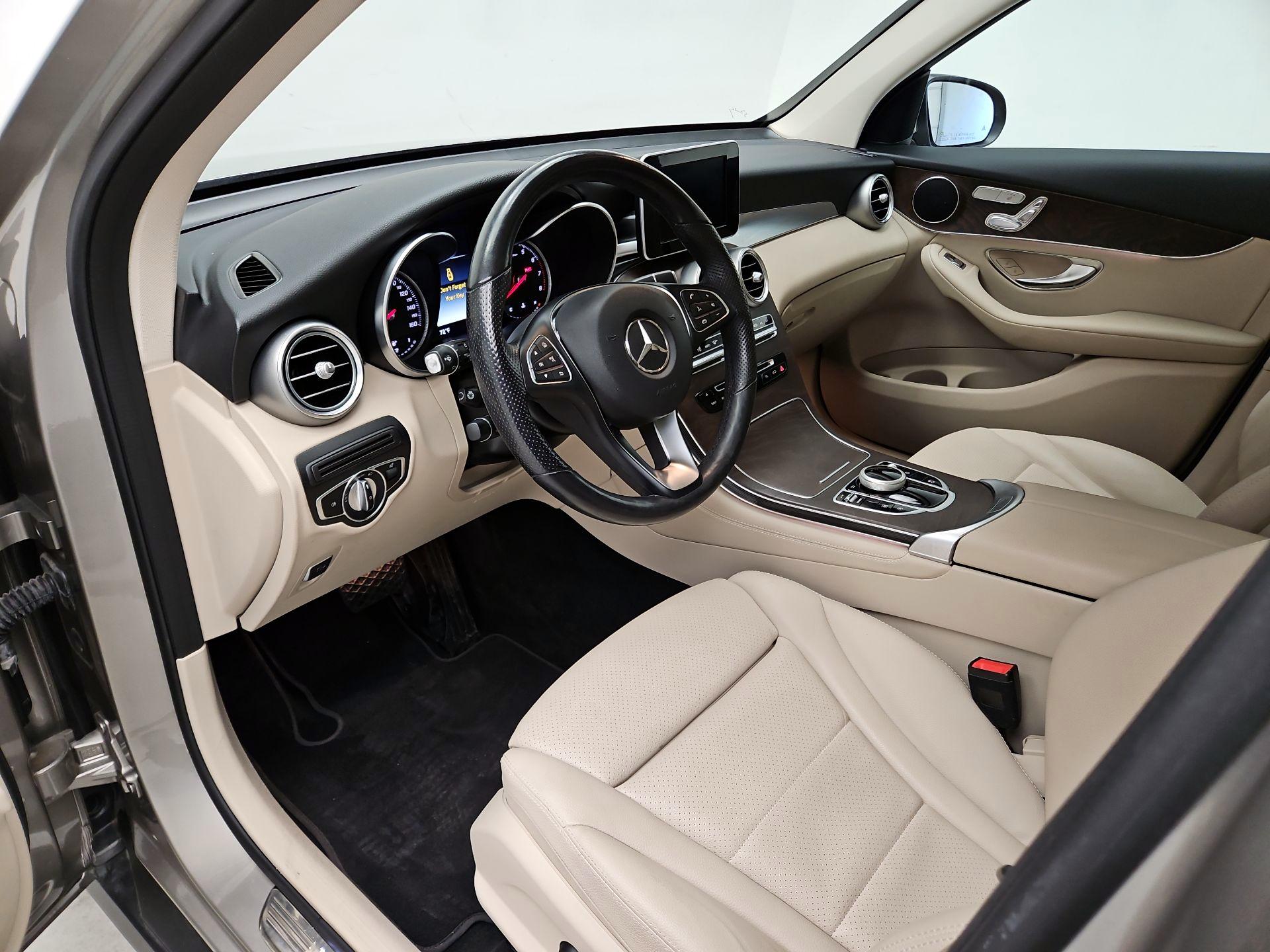 Thumbnail: 2019 Mercedes-Benz GLC - 11