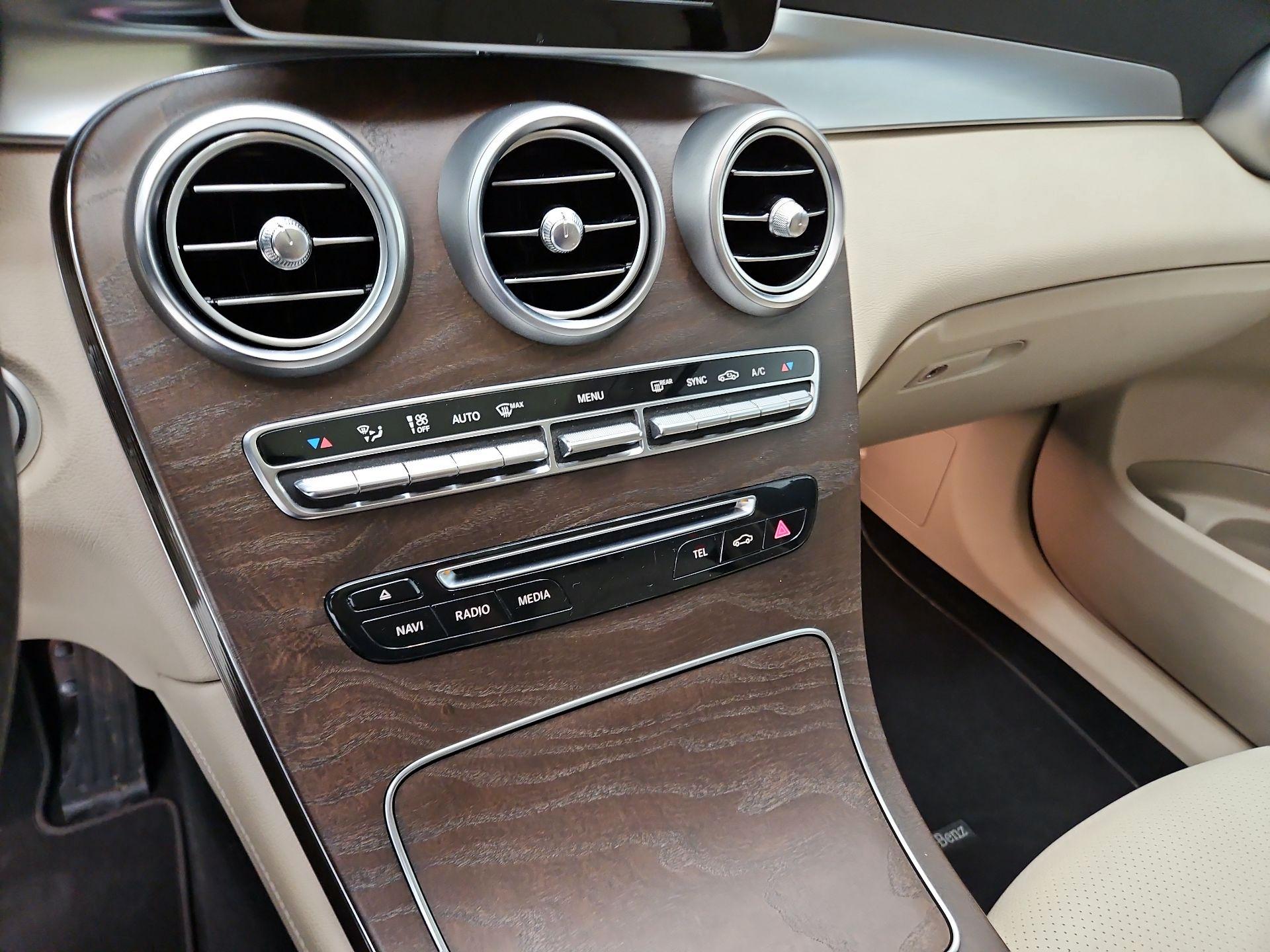 Thumbnail: 2019 Mercedes-Benz GLC - 17