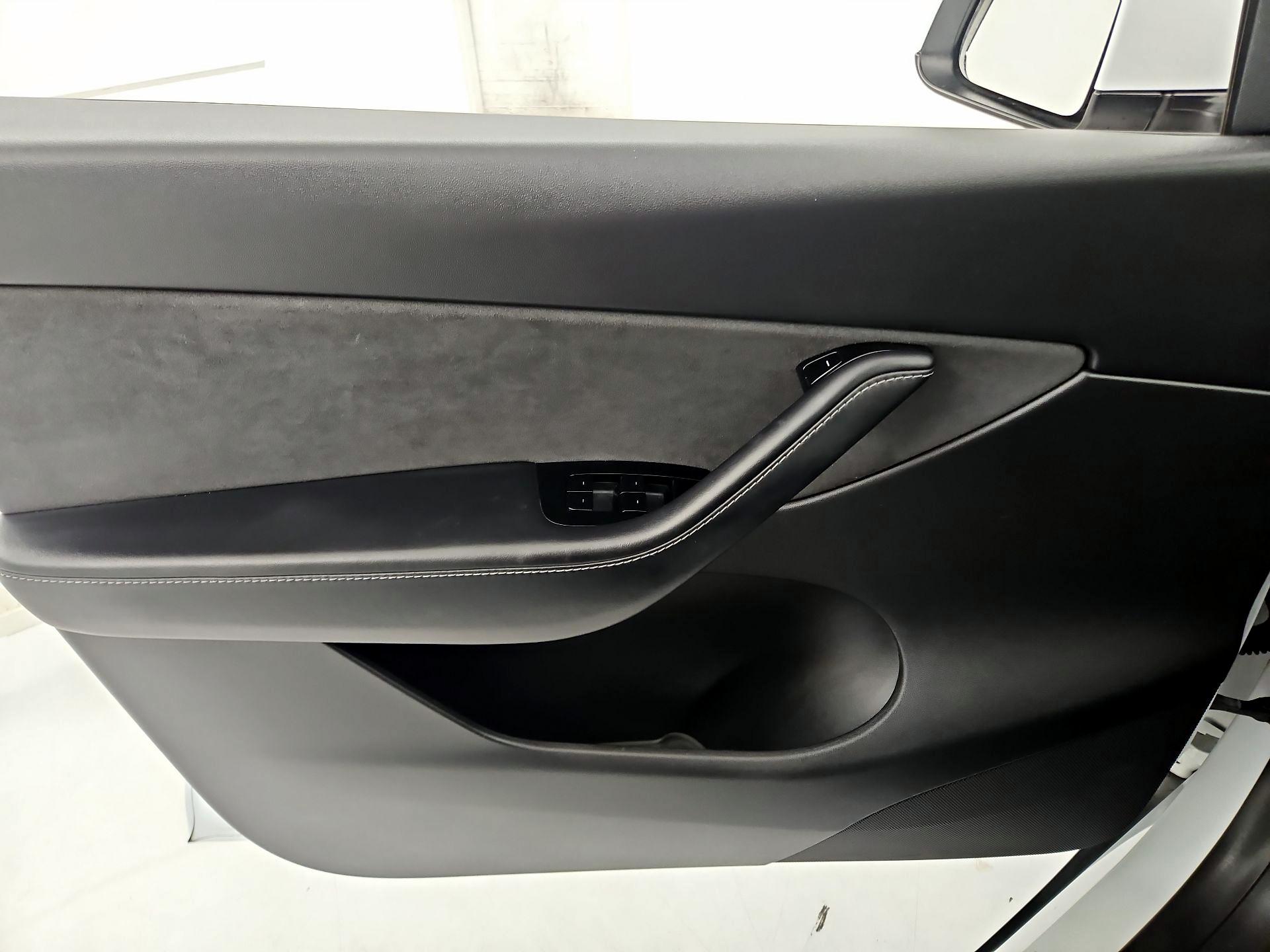 Thumbnail: 2020 Tesla Model Y - 12
