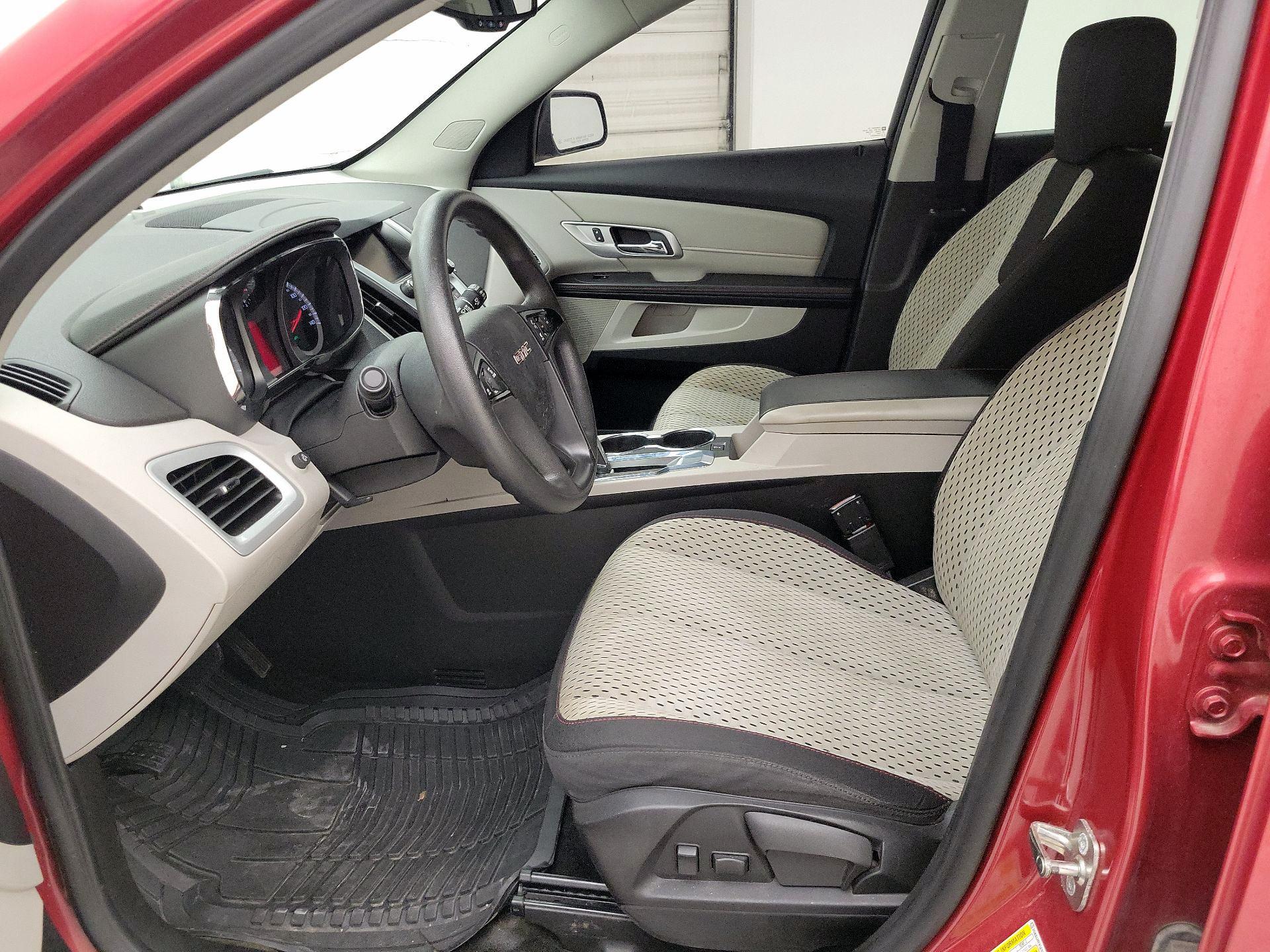 Thumbnail: 2015 GMC Terrain - 11