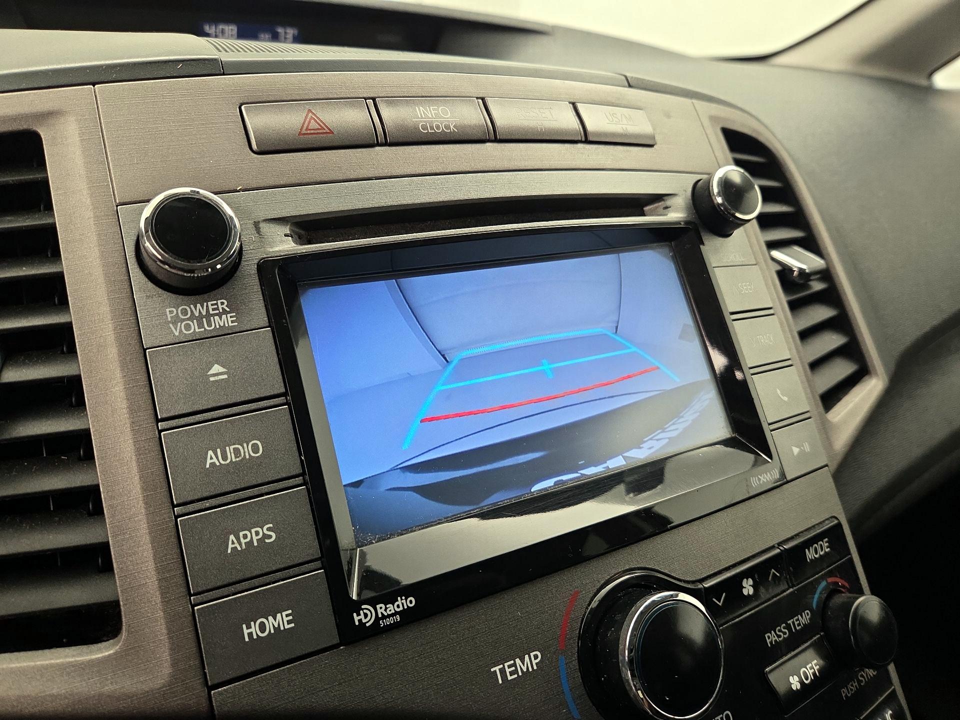 Thumbnail: 2015 Toyota Venza - 14