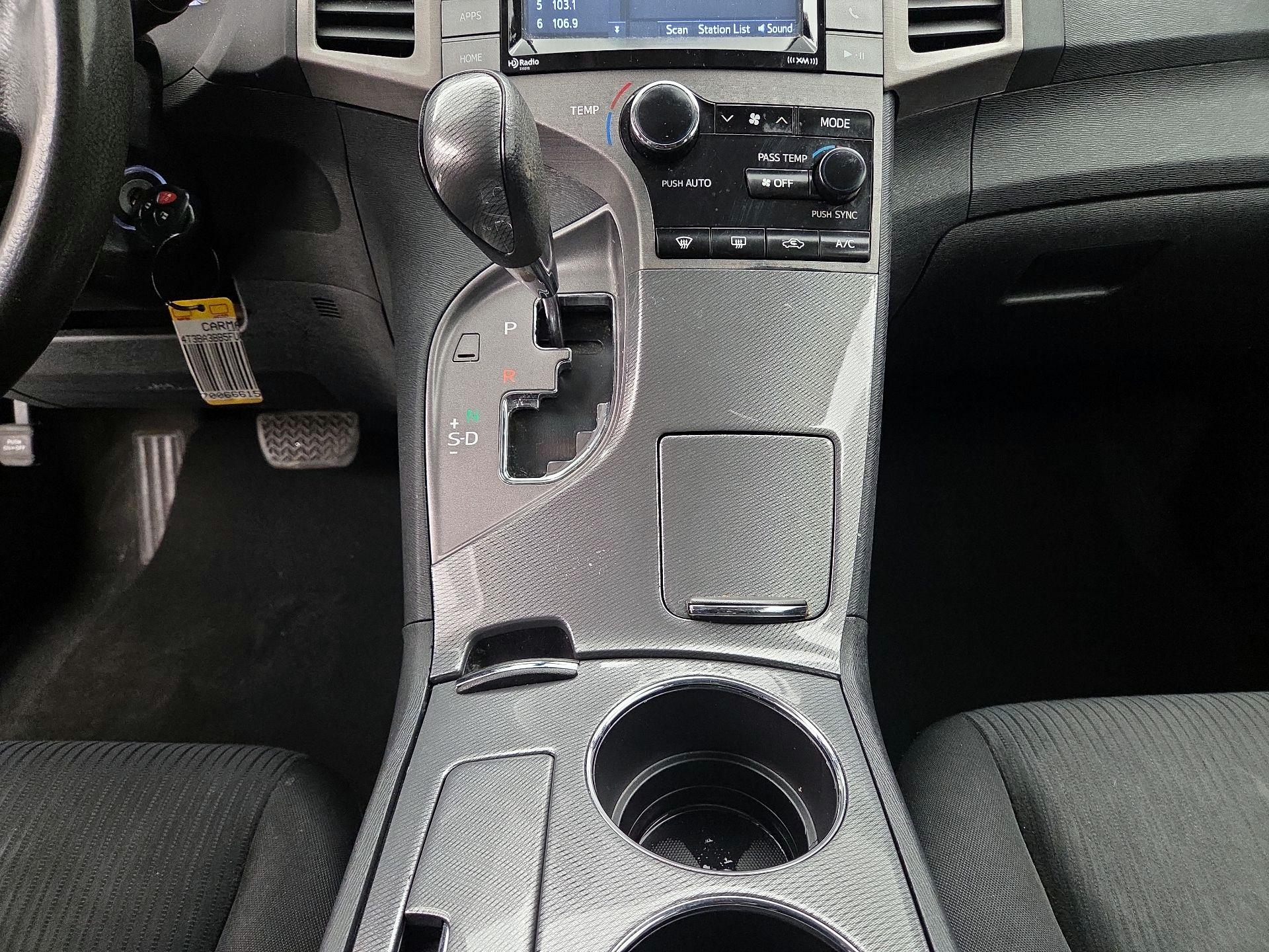 Thumbnail: 2015 Toyota Venza - 17
