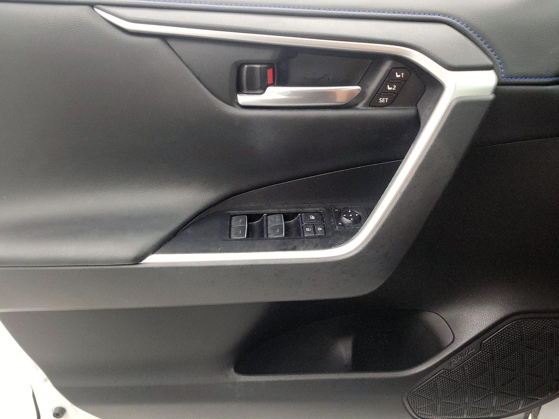 Thumbnail: 2023 Toyota RAV4 - 12