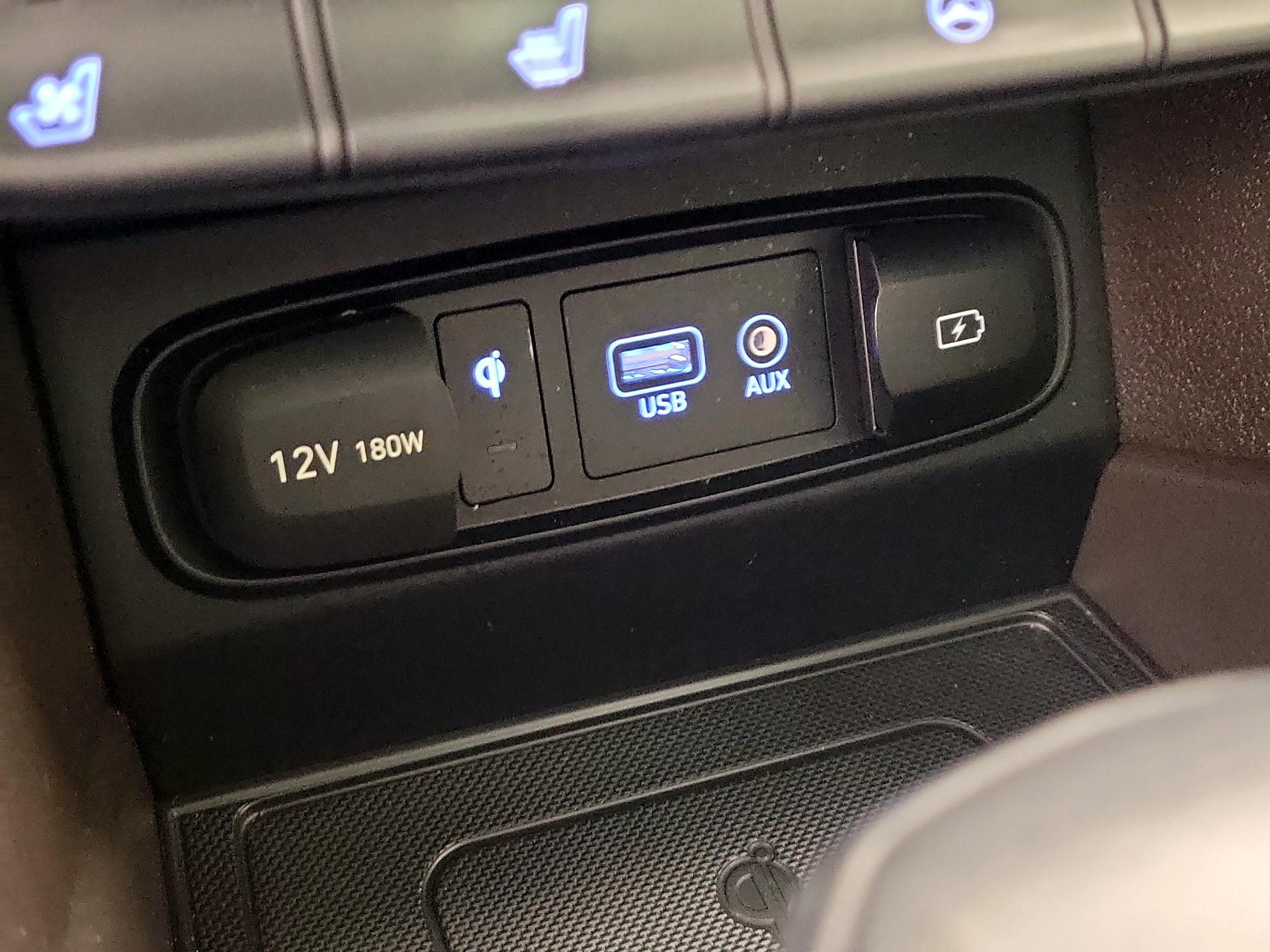 Thumbnail: 2019 Hyundai Santa Fe - 18