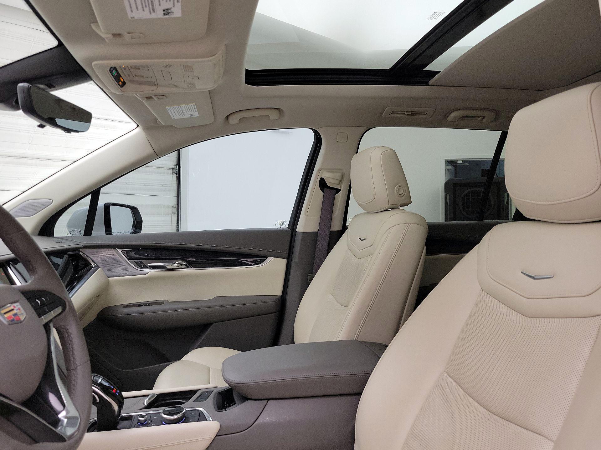 Thumbnail: 2023 Cadillac XT6 - 19