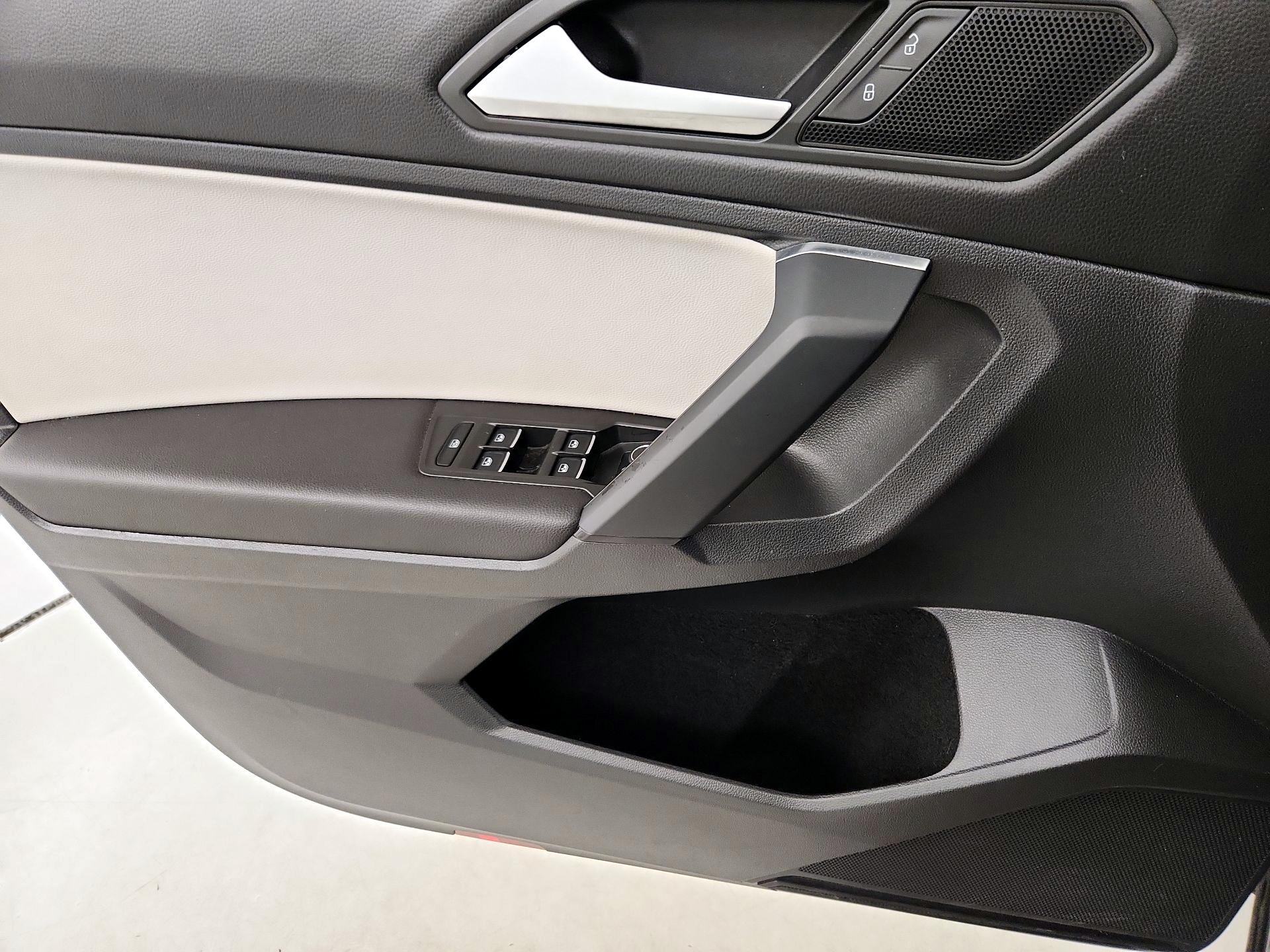 Thumbnail: 2019 Volkswagen Tiguan - 12