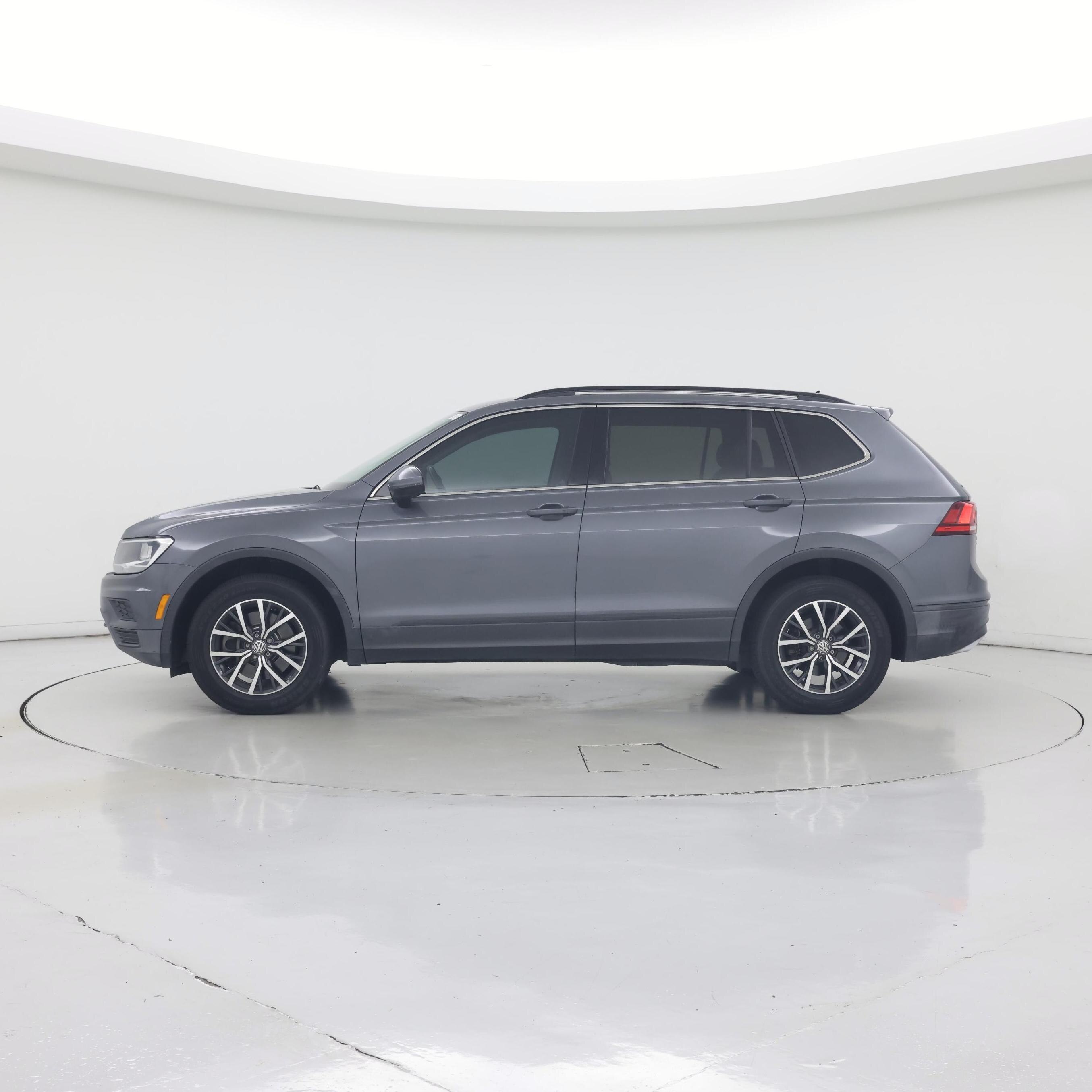 Thumbnail: 2019 Volkswagen Tiguan - 3