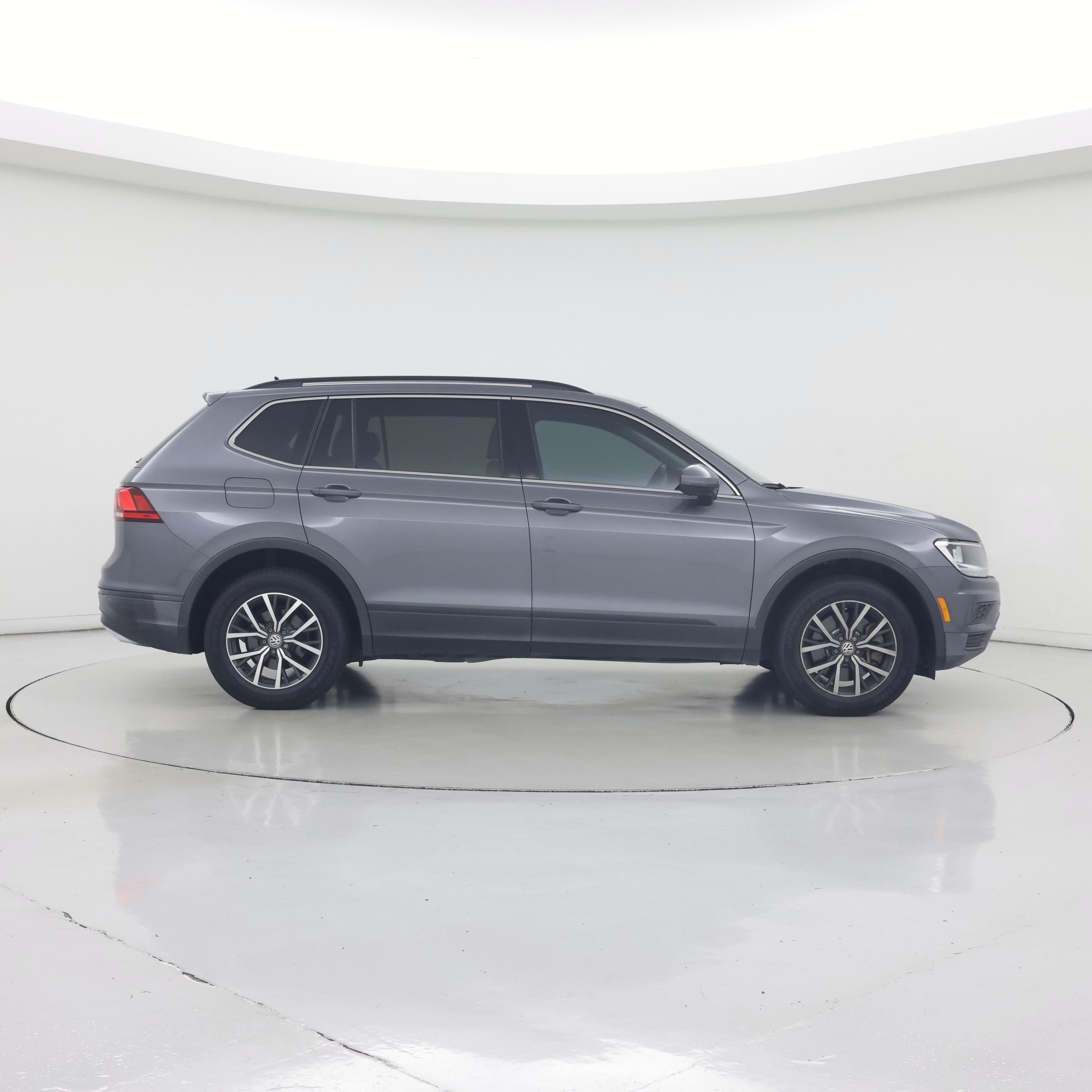 Thumbnail: 2019 Volkswagen Tiguan - 7