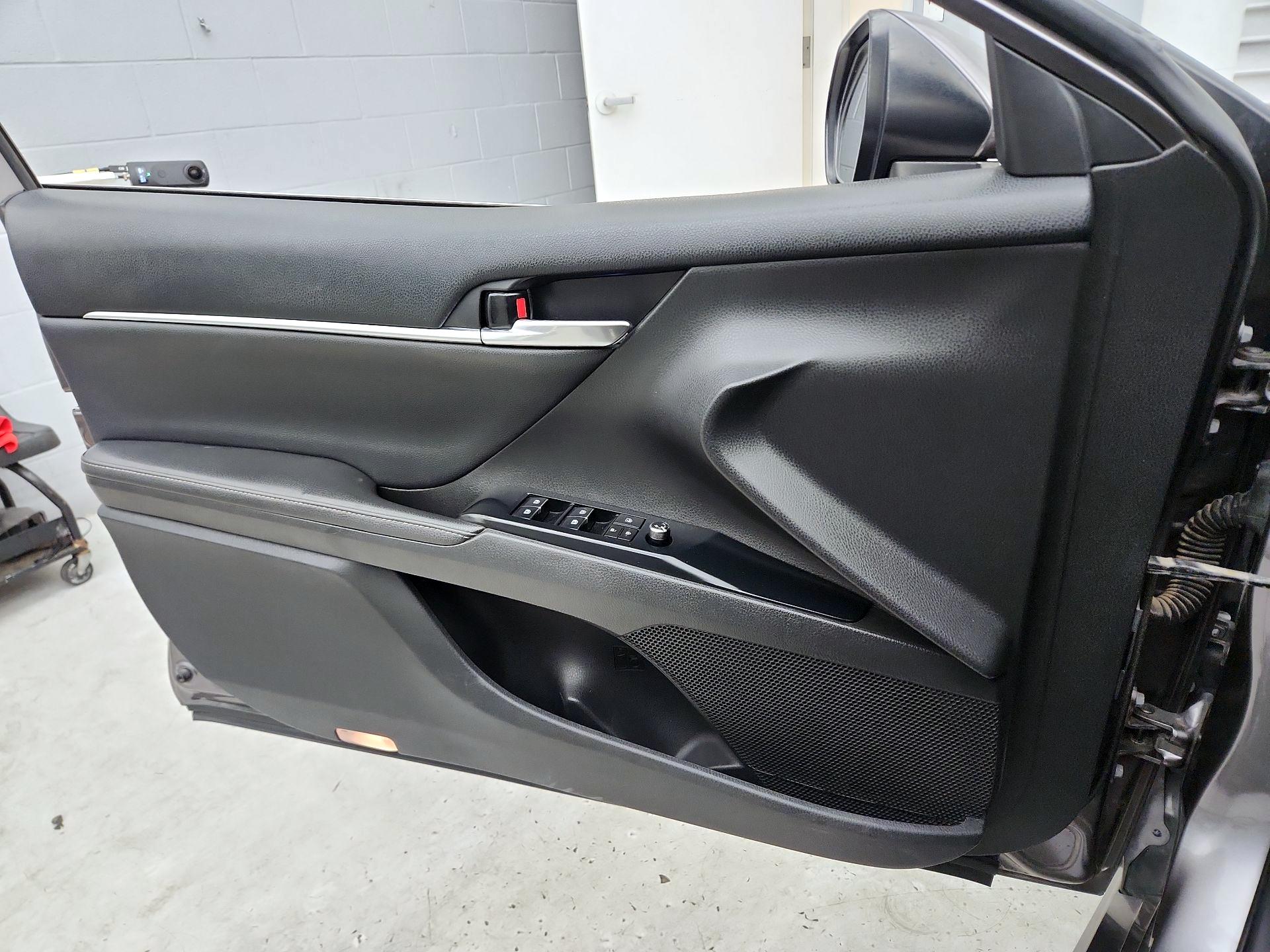 Thumbnail: 2020 Toyota Camry - 12