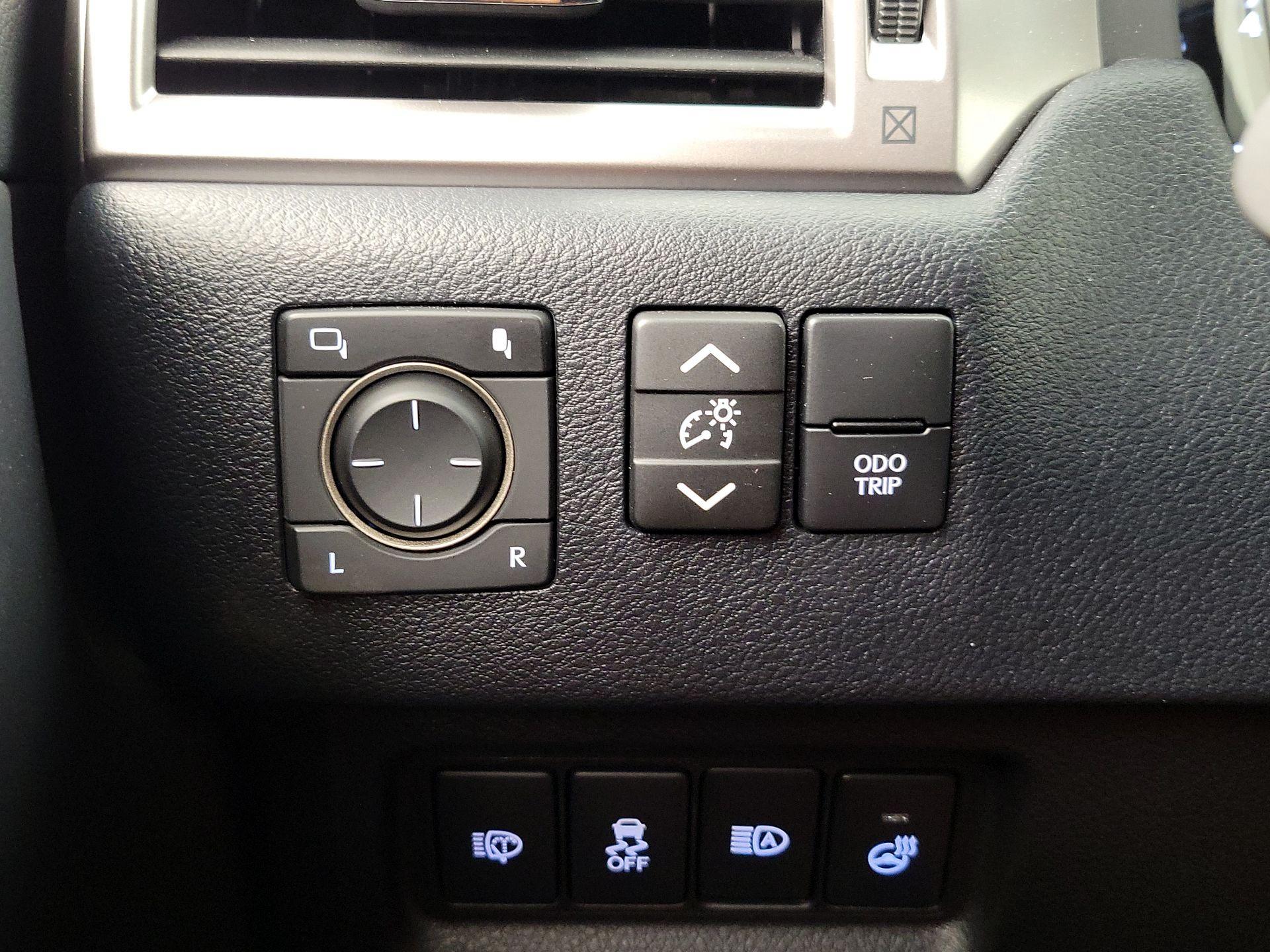 Thumbnail: 2023 Lexus GX - 13