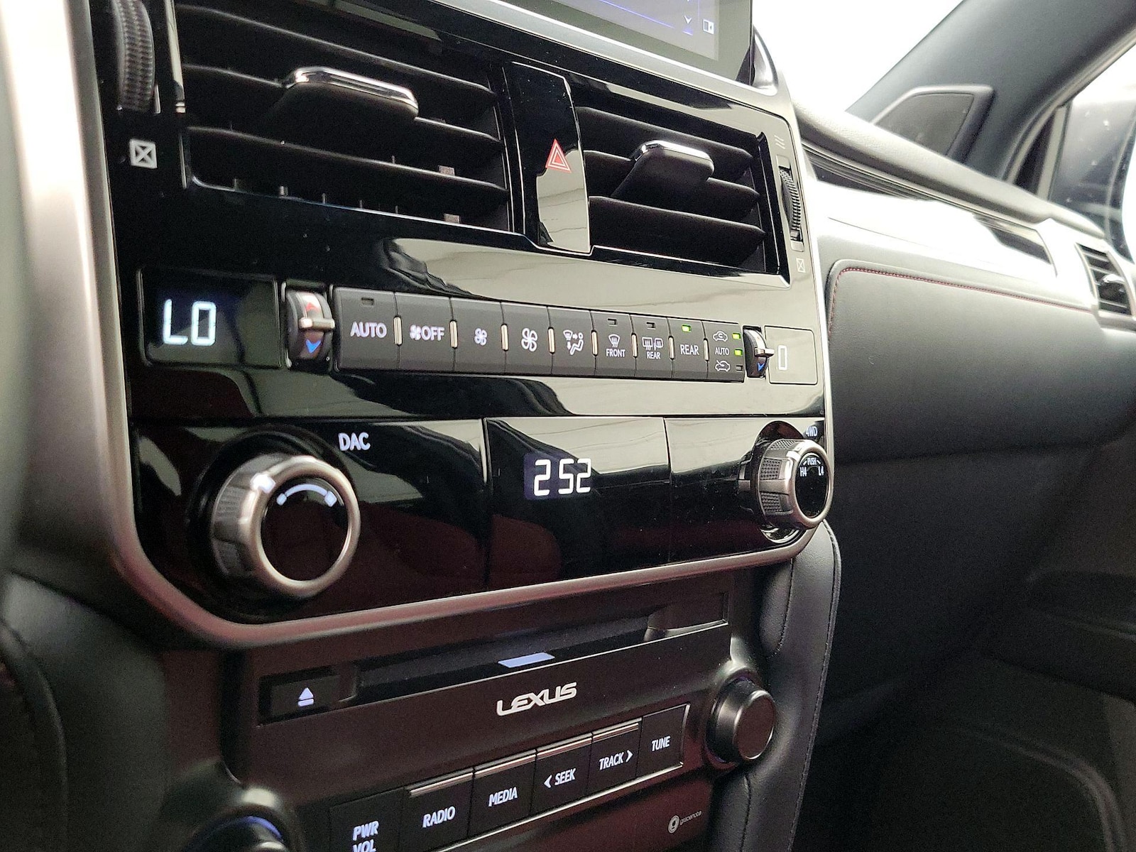 2023 Lexus GX PREMIUM - Photo 18