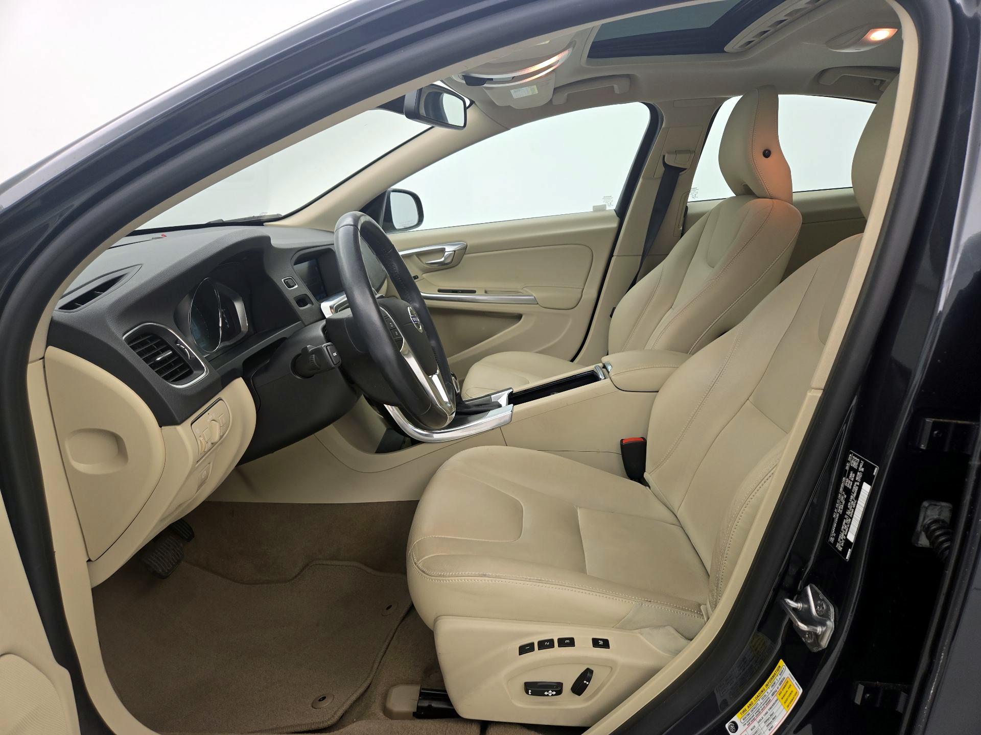 Thumbnail: 2015 Volvo S60 - 11