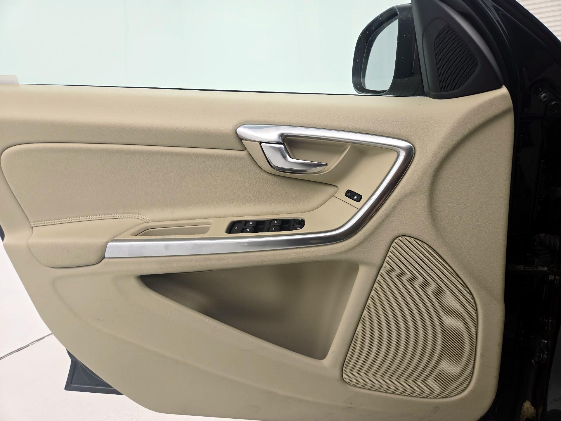 Thumbnail: 2015 Volvo S60 - 12