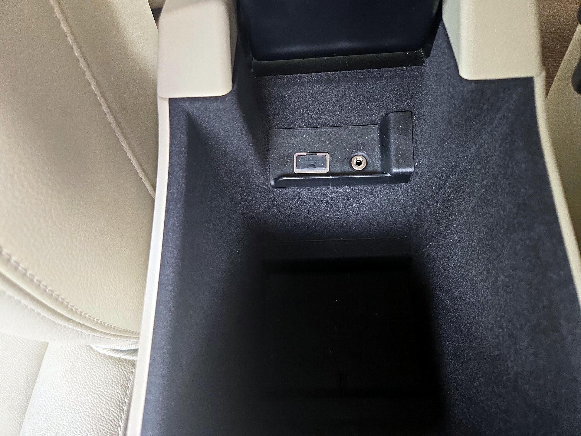 Thumbnail: 2015 Volvo S60 - 17