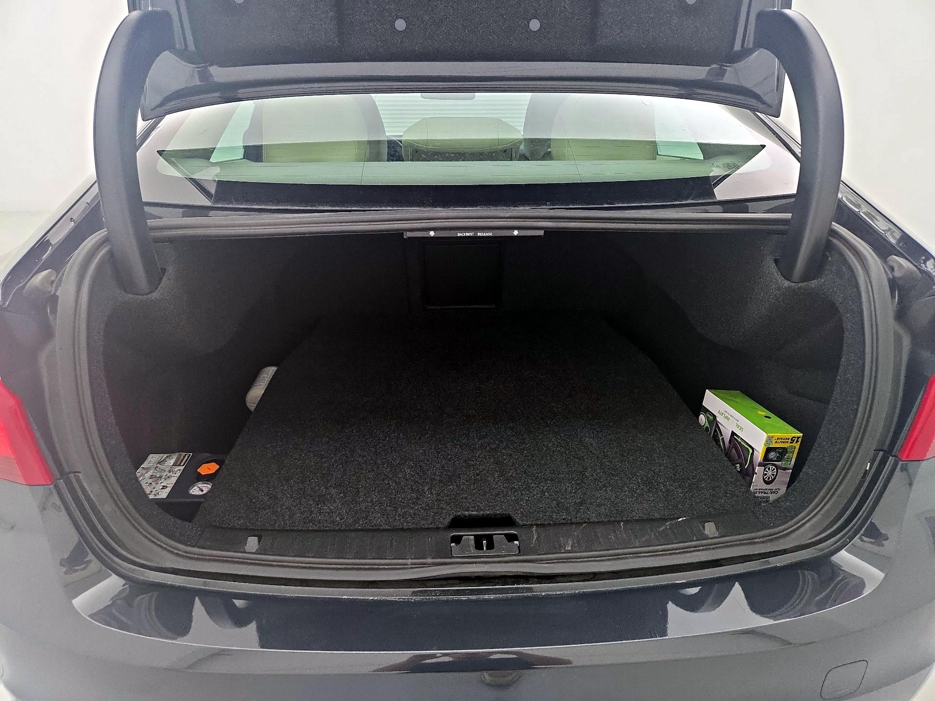 Thumbnail: 2015 Volvo S60 - 20